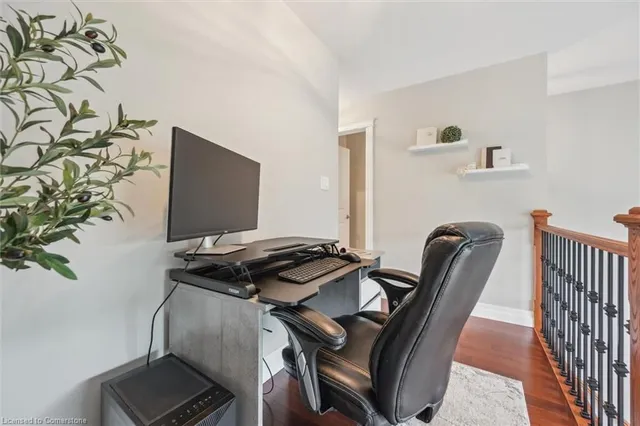 Additional property image - 555 King St Unit 307