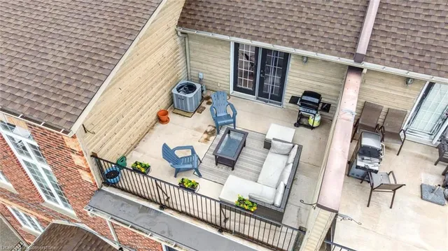 Additional property image - 555 King St Unit 307