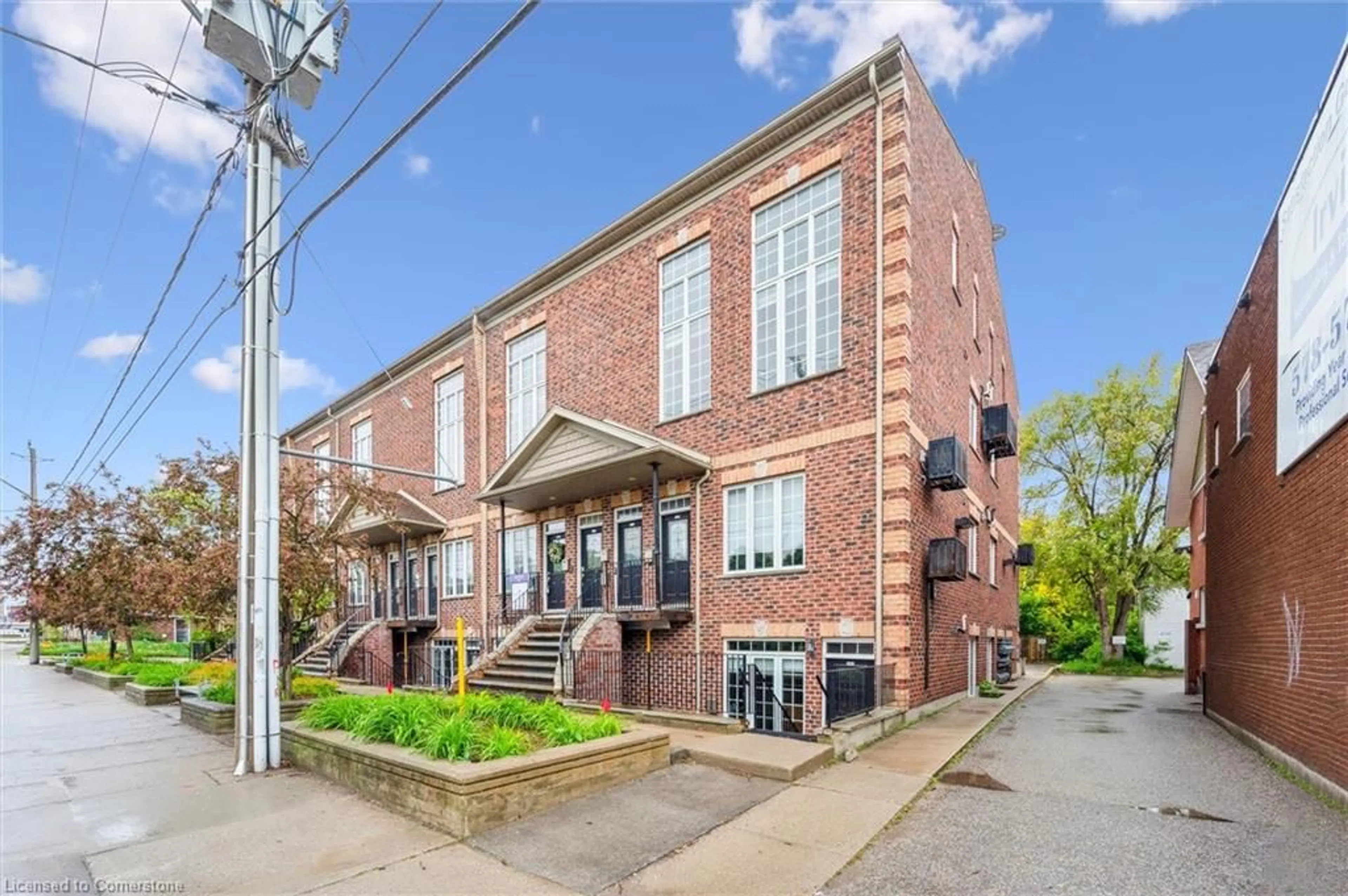 Home with brick exterior material, building for 555 King St #307, Kitchener Ontario N2G 2L9