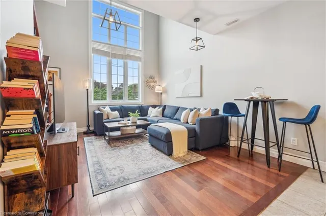Additional property image - 555 King St Unit 307