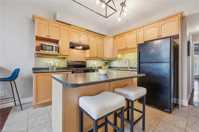 Additional property image - 555 King St Unit 307