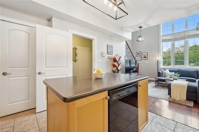 Additional property image - 555 King St Unit 307