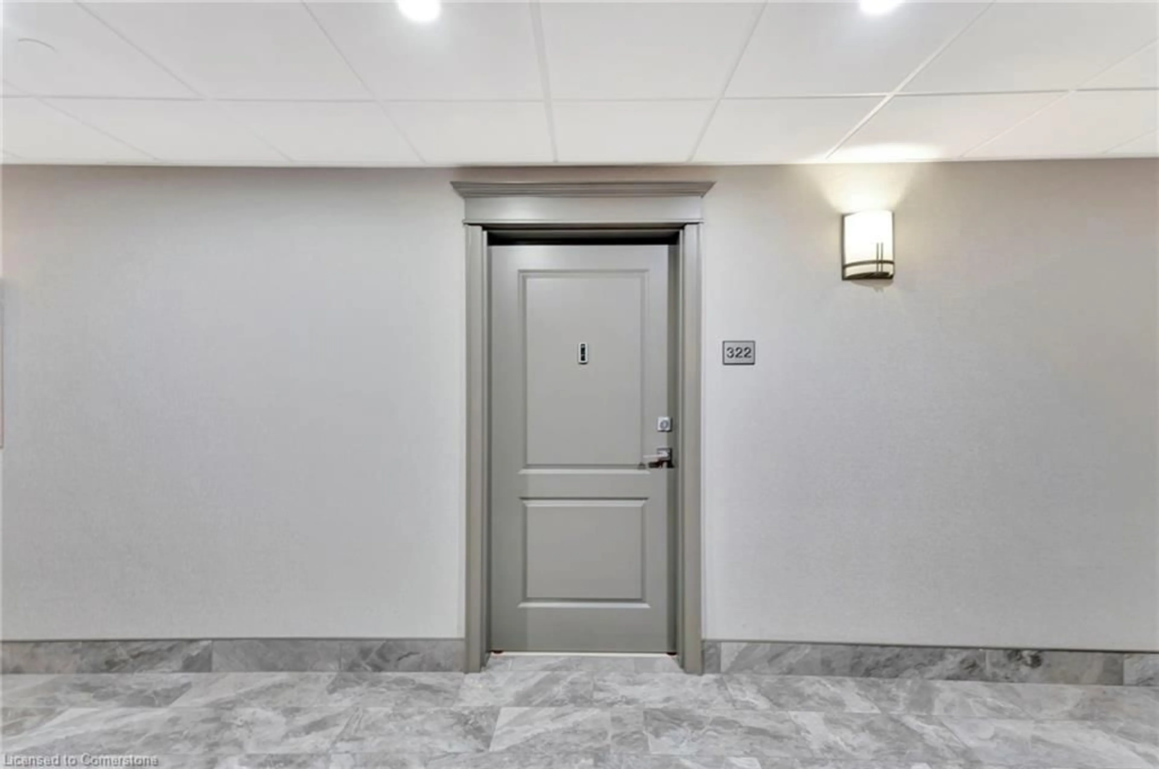 Indoor foyer for 125 Shoreview Pl #322, Stoney Creek Ontario L8E 0K3