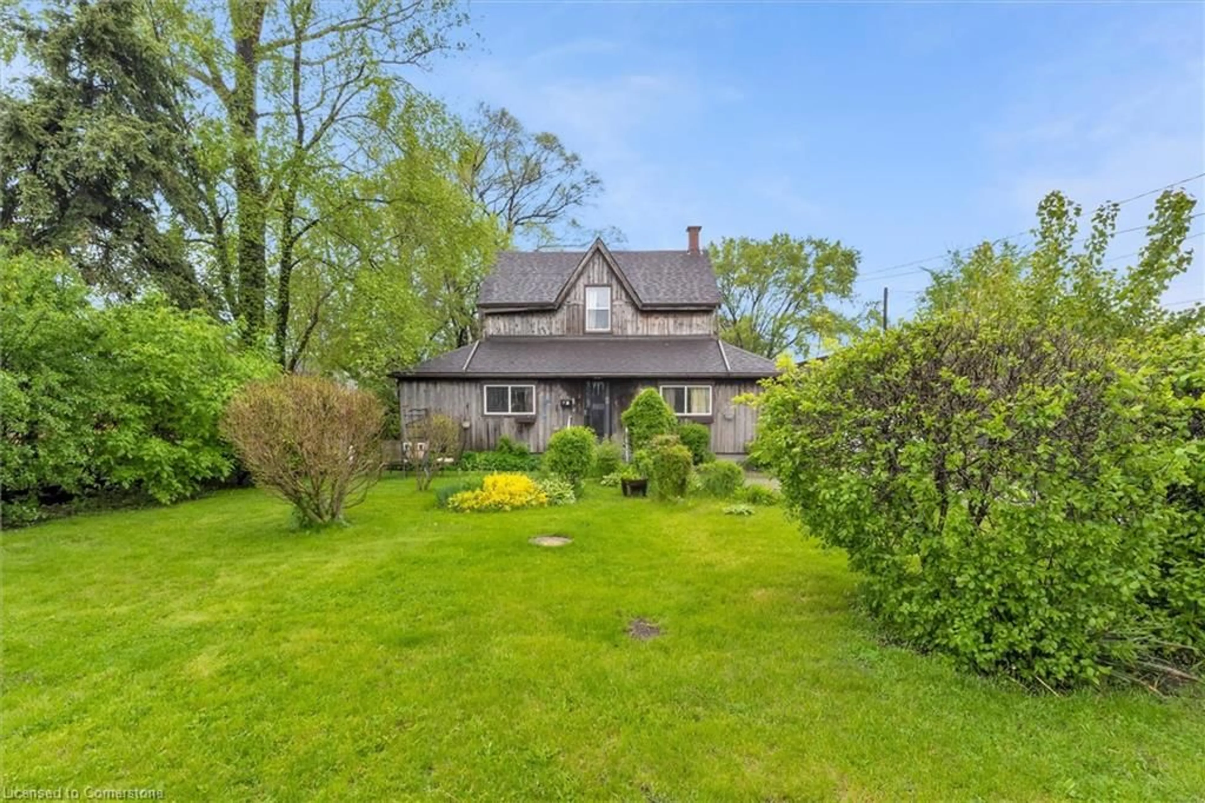 A pic from outside/outdoor area/front of a property/back of a property/a pic from drone, unknown for 382 Beach Blvd, Hamilton Ontario L8H 6W7