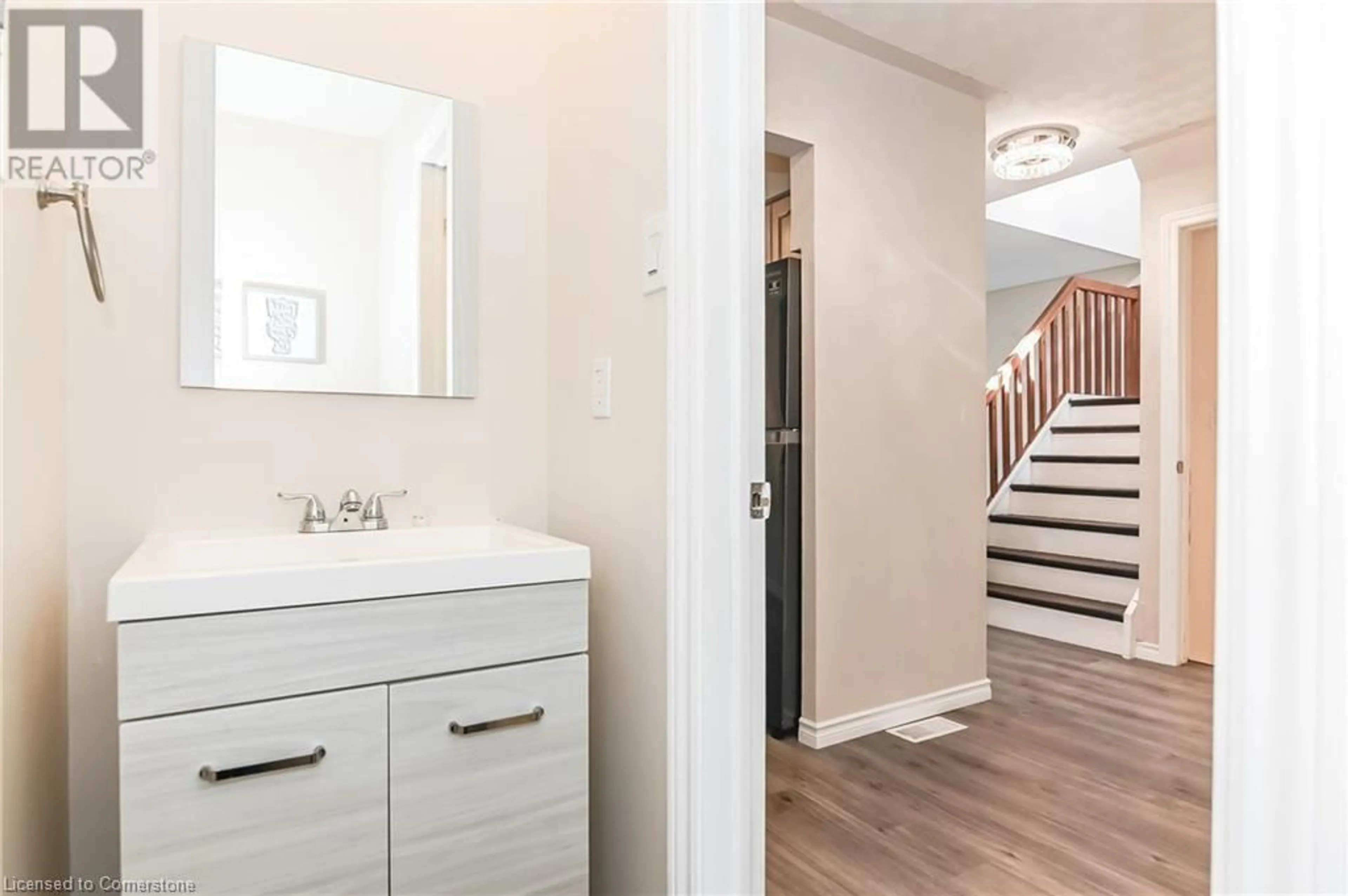 Unknown for 28 Windale Cres, Kitchener Ontario N2E 3E7