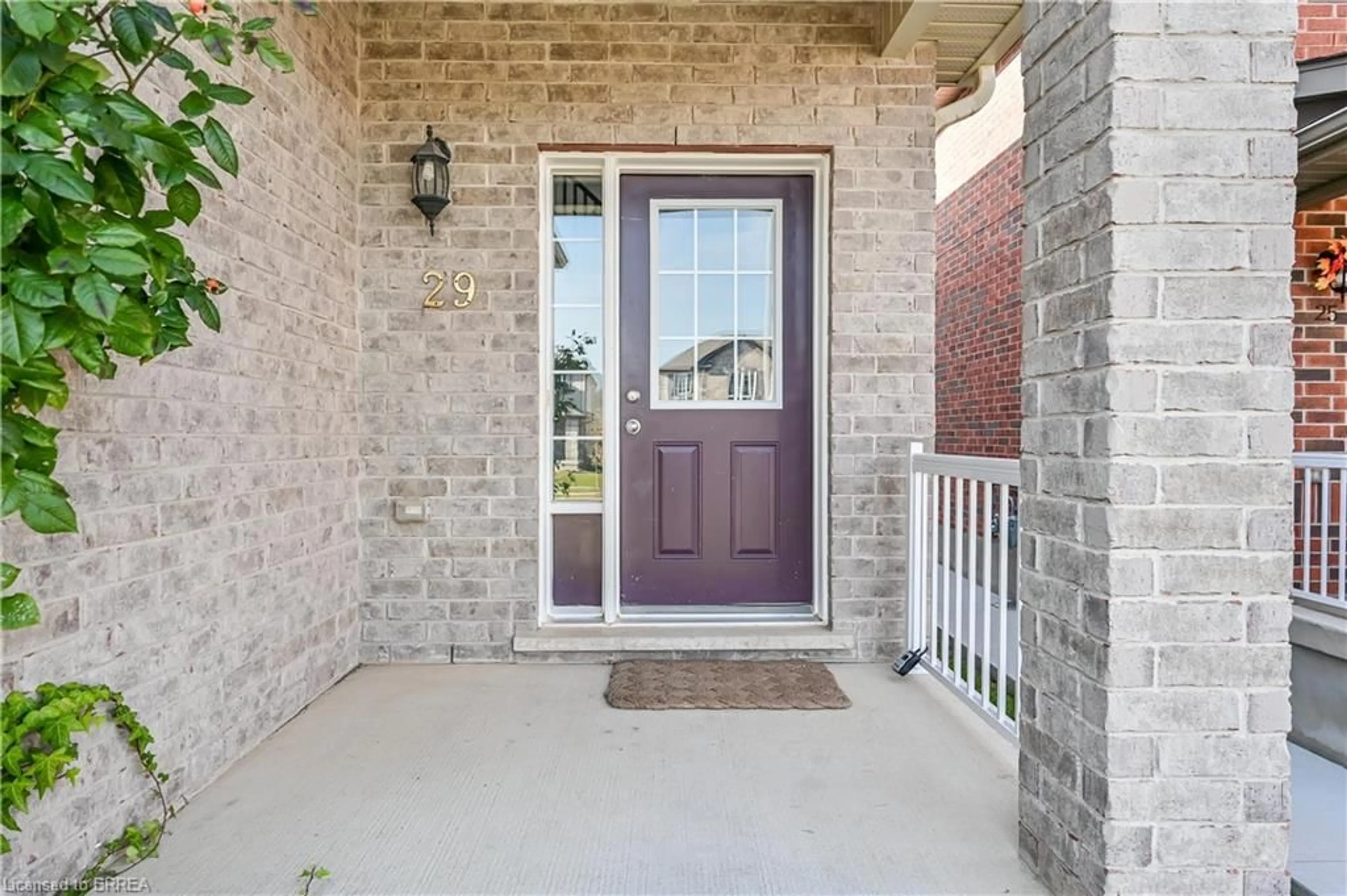 Indoor entryway for 29 Newstead Rd, Paris Ontario N3L 0G2