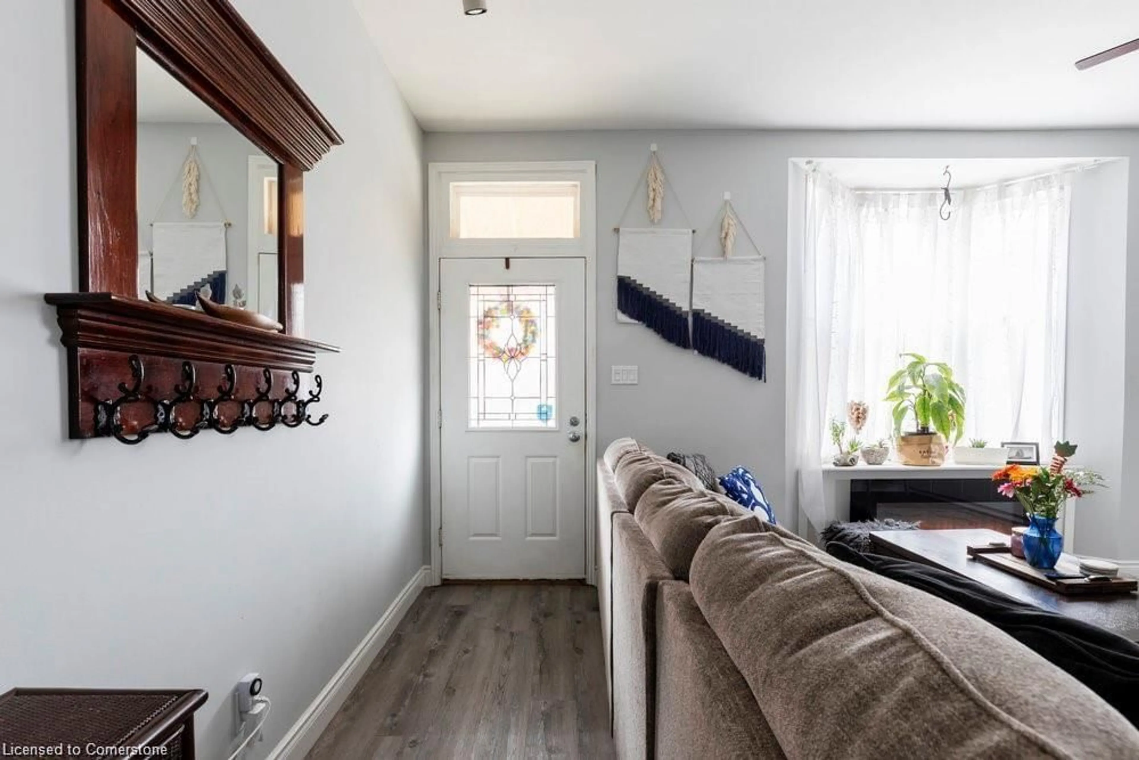 Indoor entryway for 24 Liberty St, Hamilton Ontario L8N 2N6