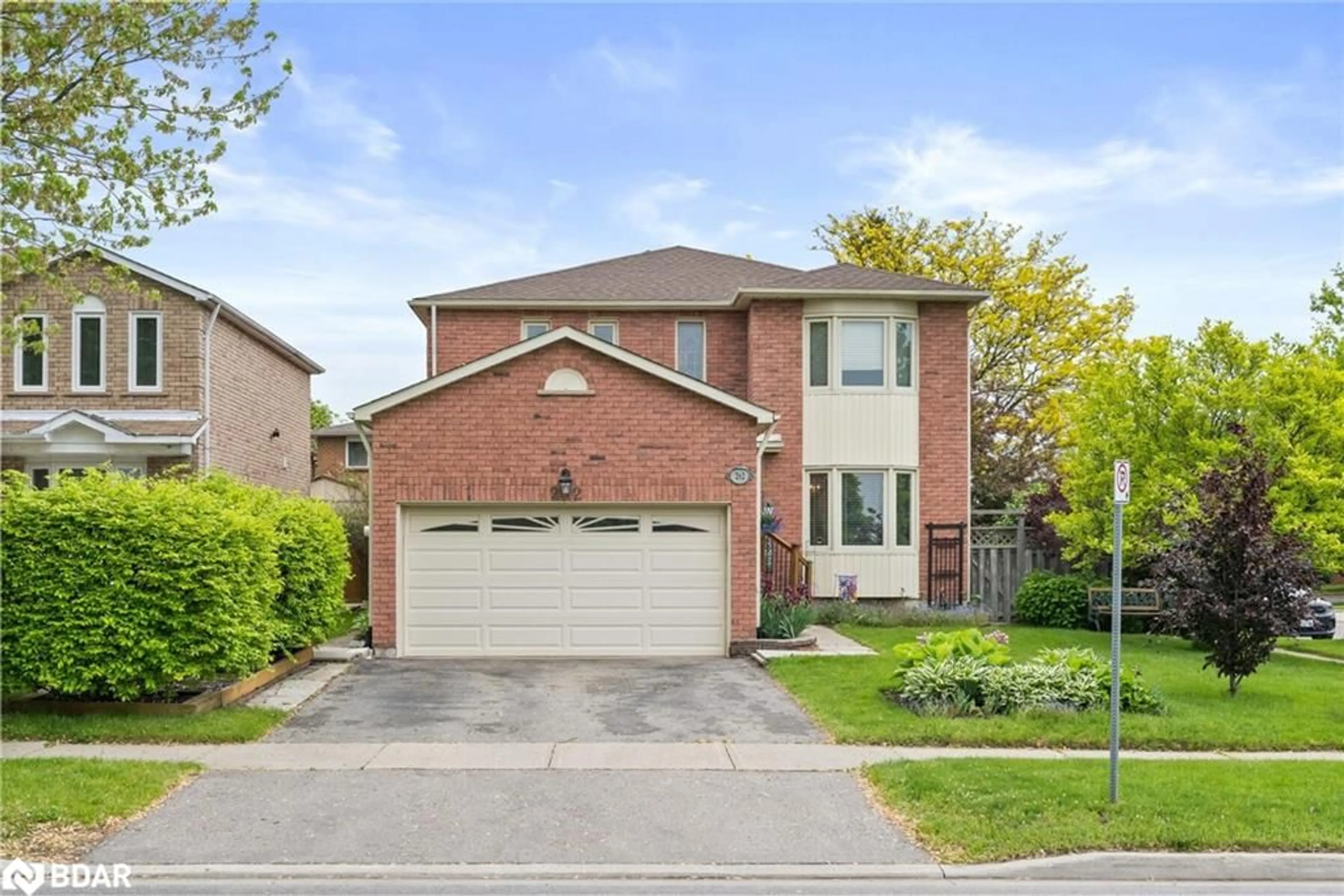 Home with brick exterior material, street for 262 Murray St, Brampton Ontario L6X 3T4
