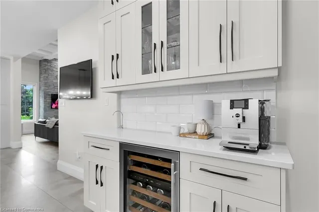 Additional property image - 108 Dirksen Crt