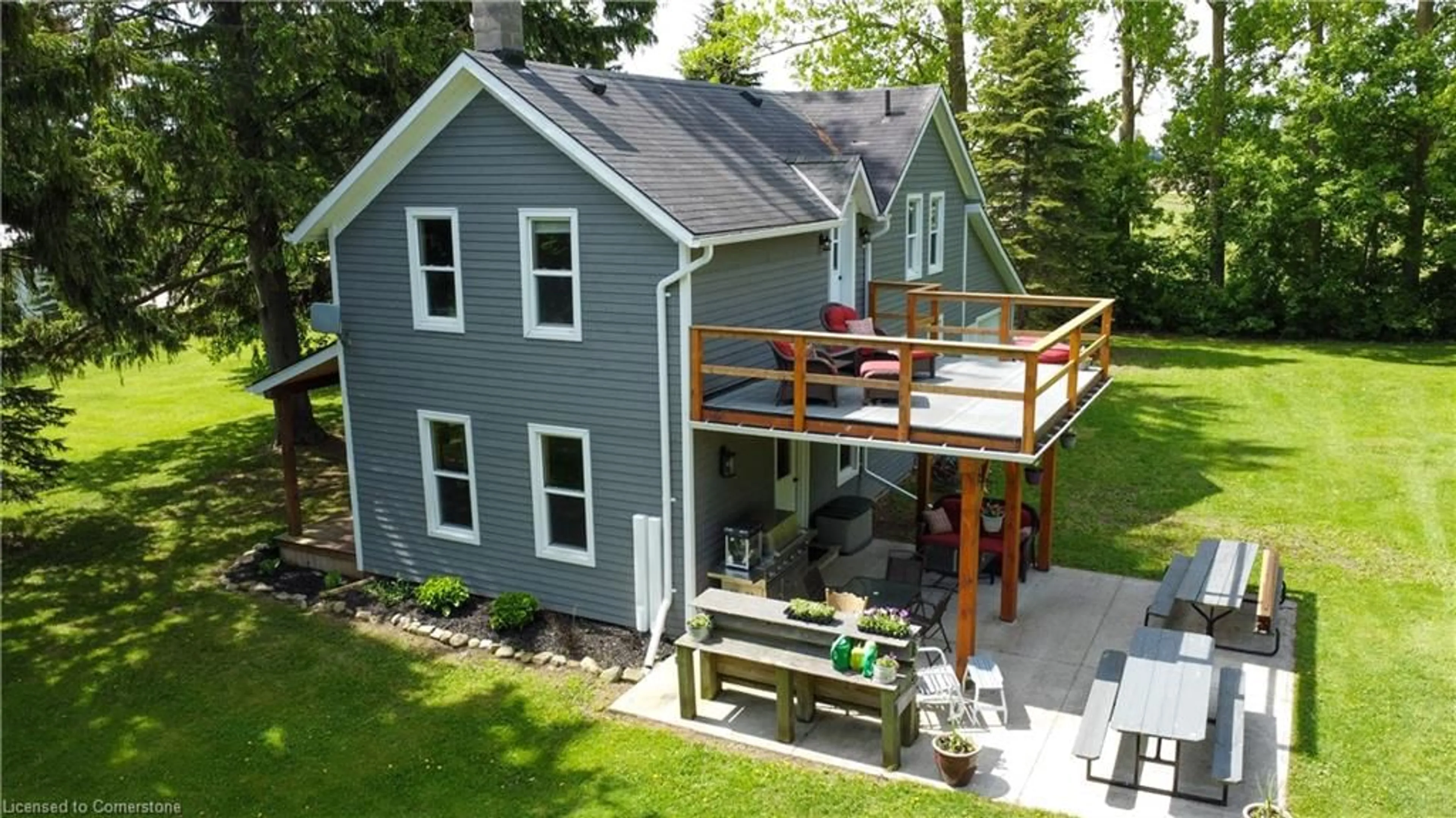 A pic from outside/outdoor area/front of a property/back of a property/a pic from drone, building for 86561 London Rd, North Huron (Twp) Ontario N0G 2W0