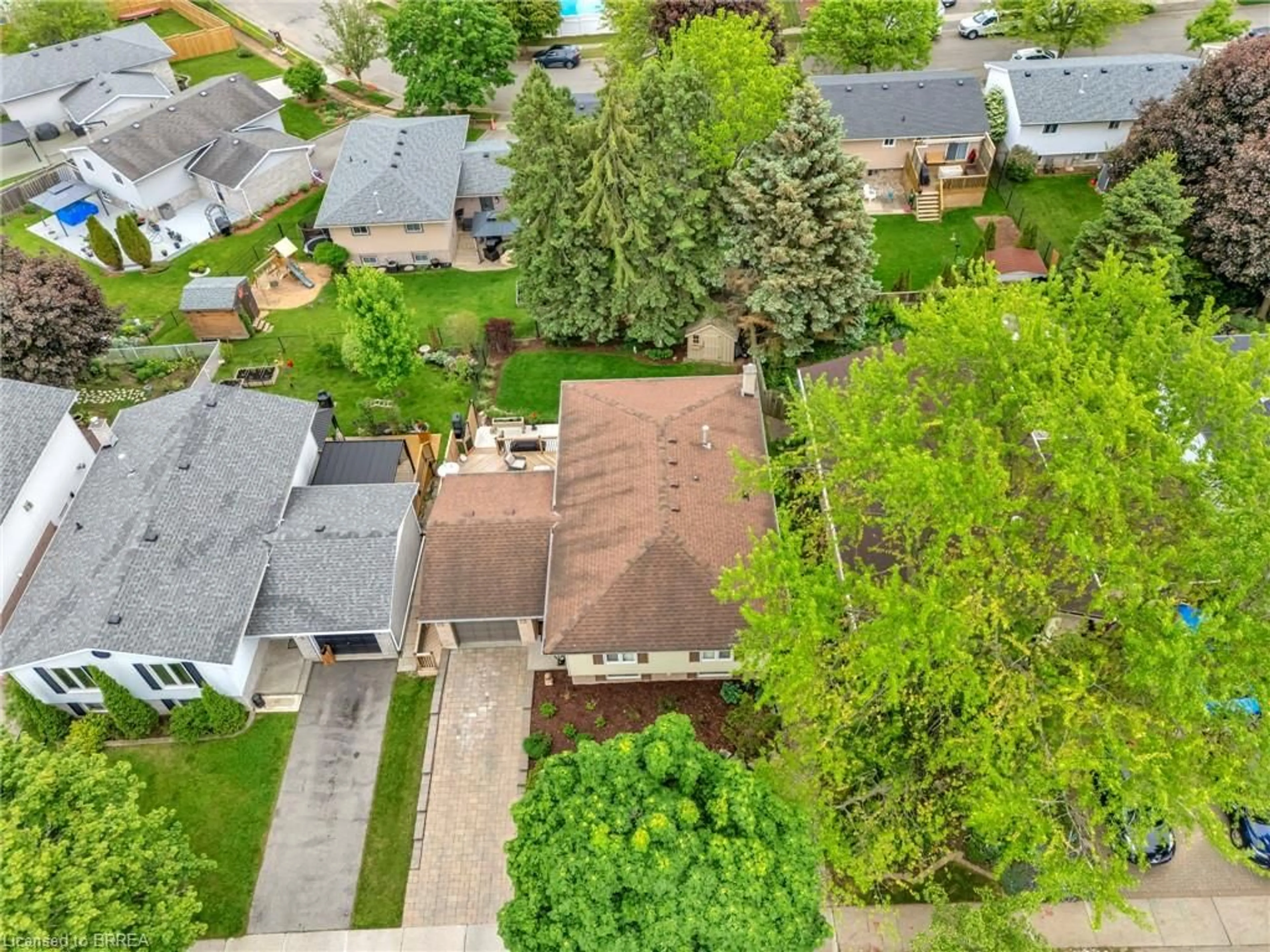 A pic from outside/outdoor area/front of a property/back of a property/a pic from drone, street for 47 Myrtleville Dr, Brantford Ontario N3V 1C1