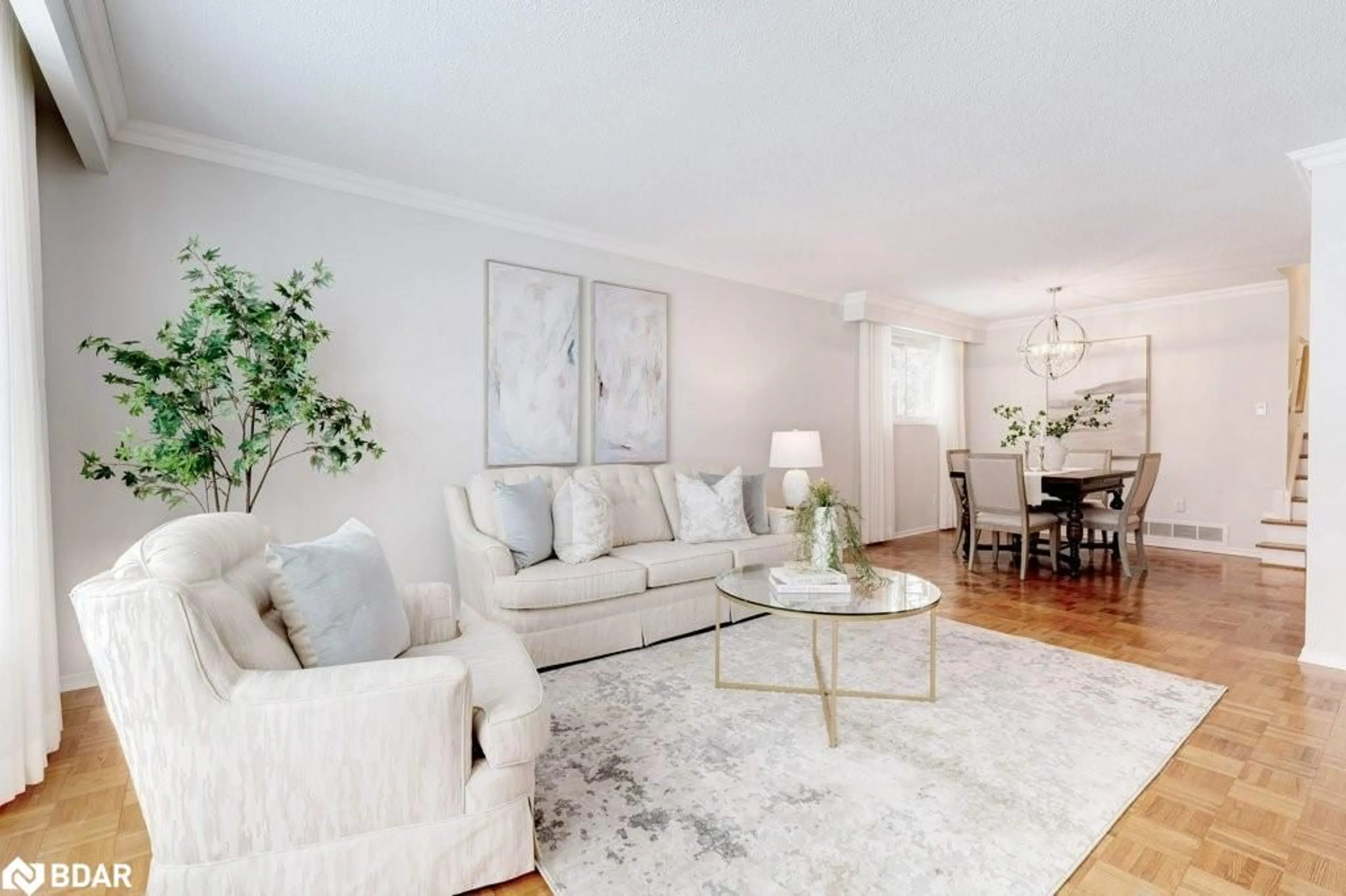 Living room with furniture, unknown for 2334 Wyandotte Dr, Oakville Ontario L6L 2T6