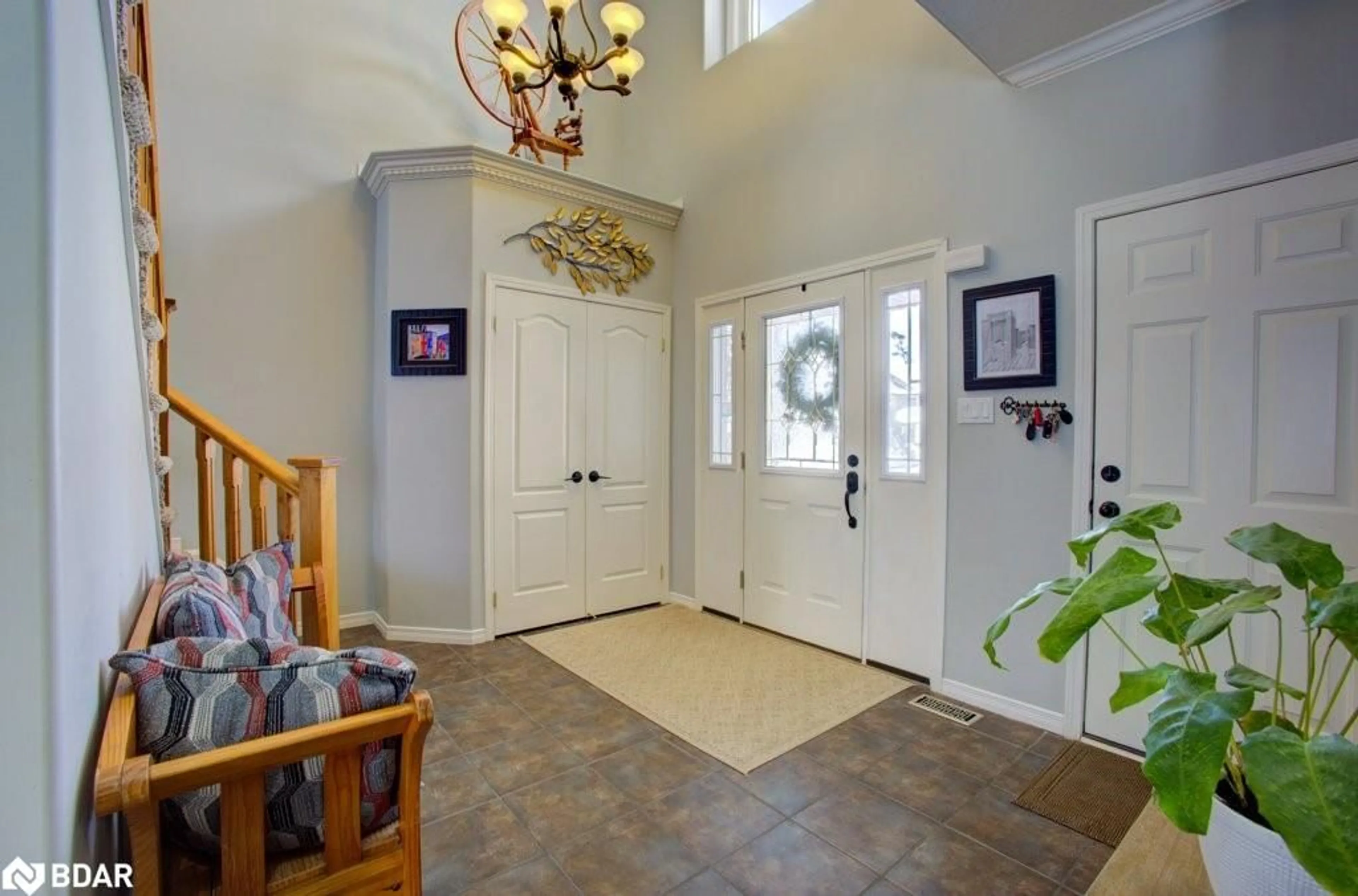 Indoor entryway for 80 Armeda Clow Crescent Cres, Angus Ontario L3W 0H6