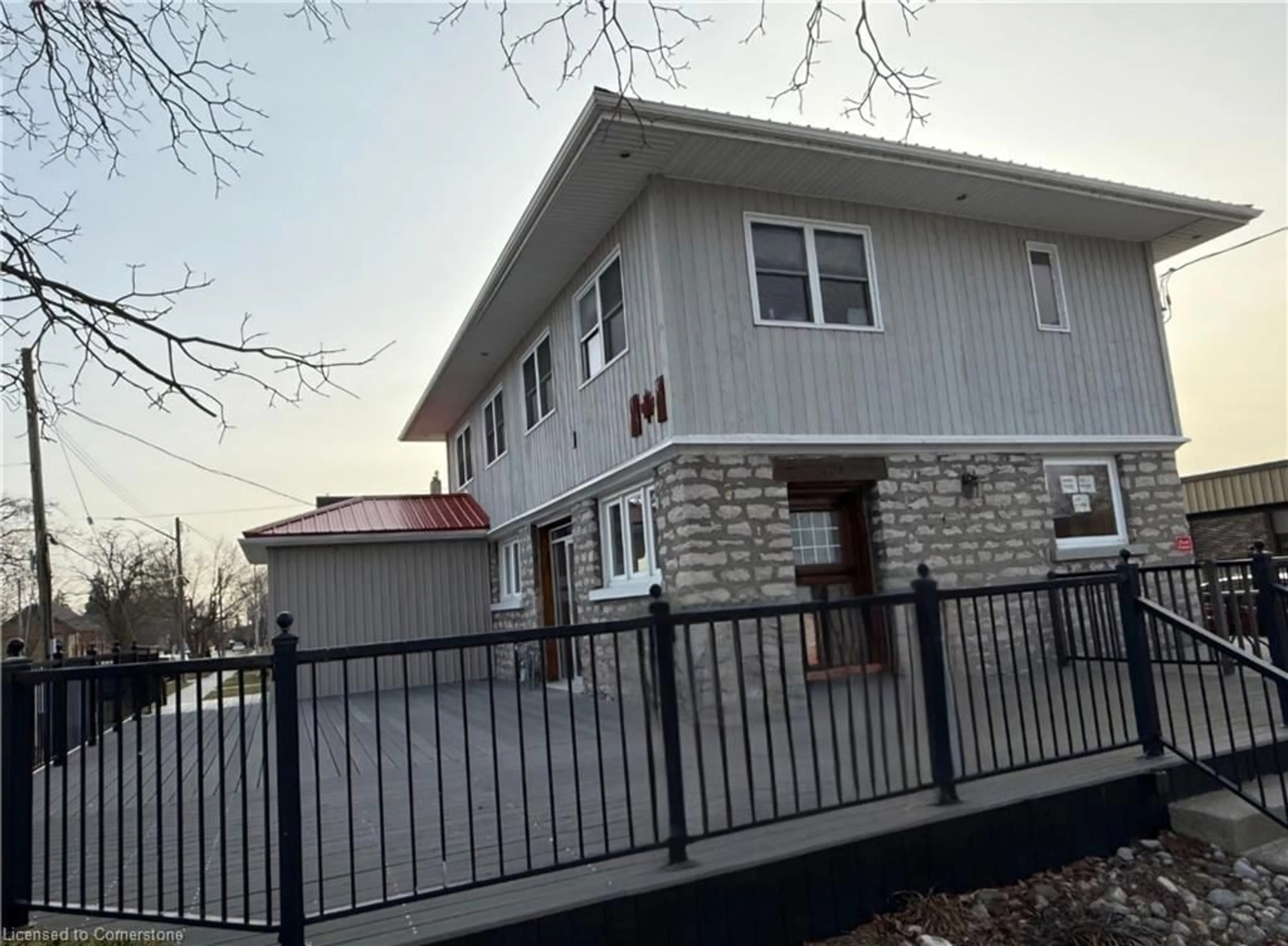 Home with vinyl exterior material, building for 401 Main St, Port Dover Ontario N0A 1N0