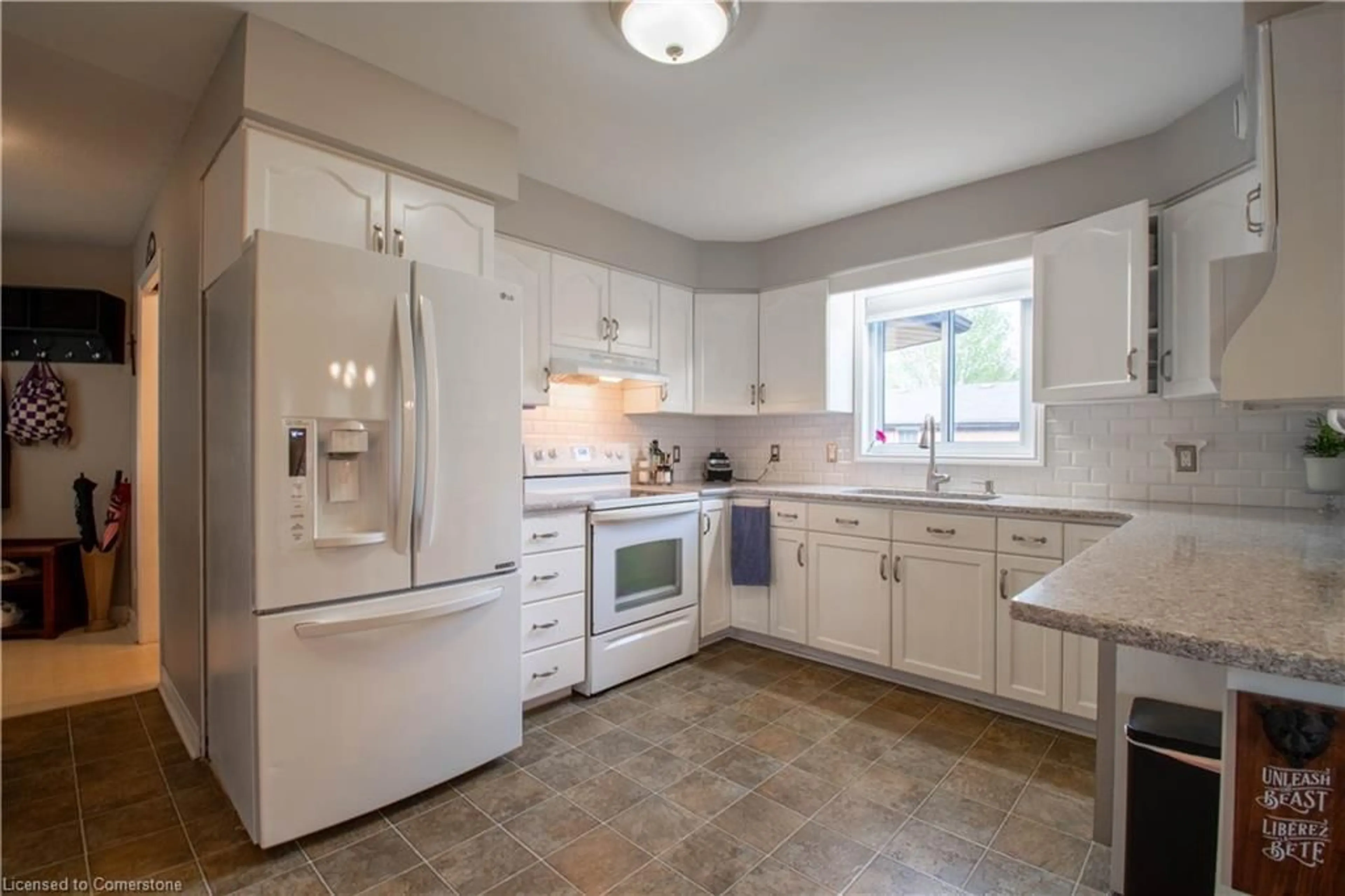 Standard kitchen, ceramic/tile floor for 56057 Heritage Line, Straffordville Ontario N0J 1Y0