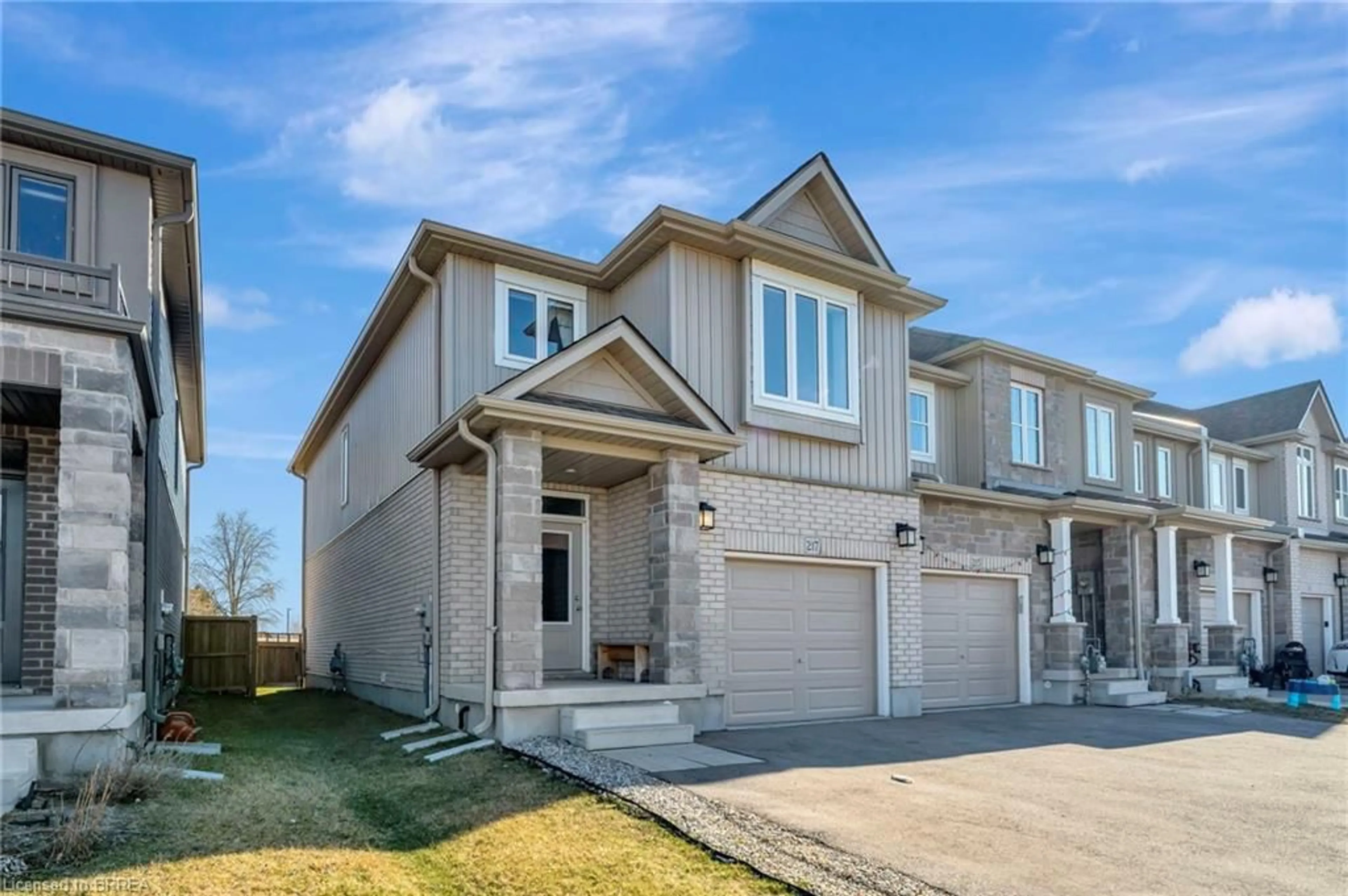 Home with brick exterior material, street for 217 Grandville Cir, Paris Ontario N3L 0E8