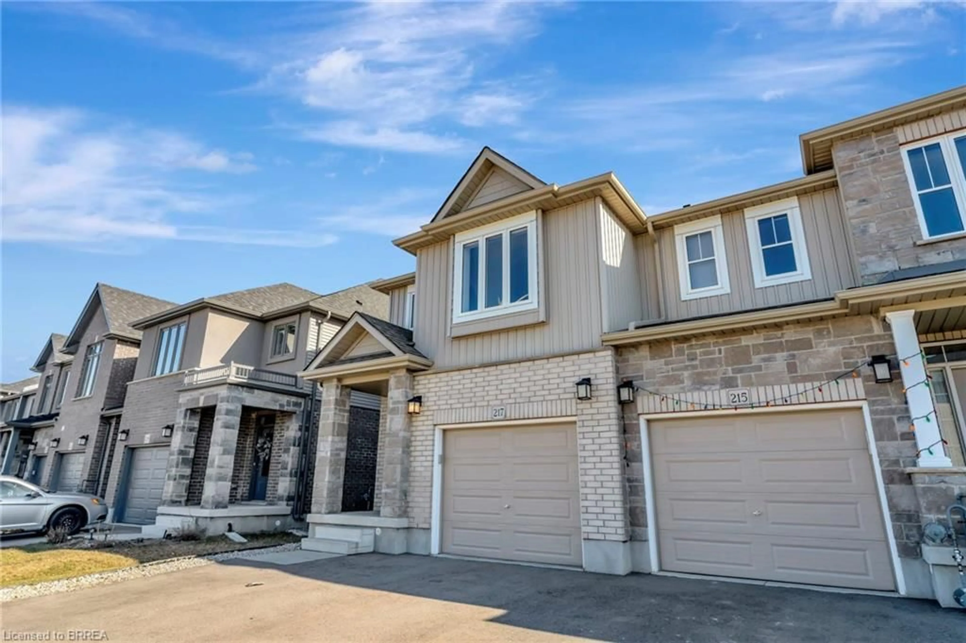 Home with brick exterior material, street for 217 Grandville Cir, Paris Ontario N3L 0E8