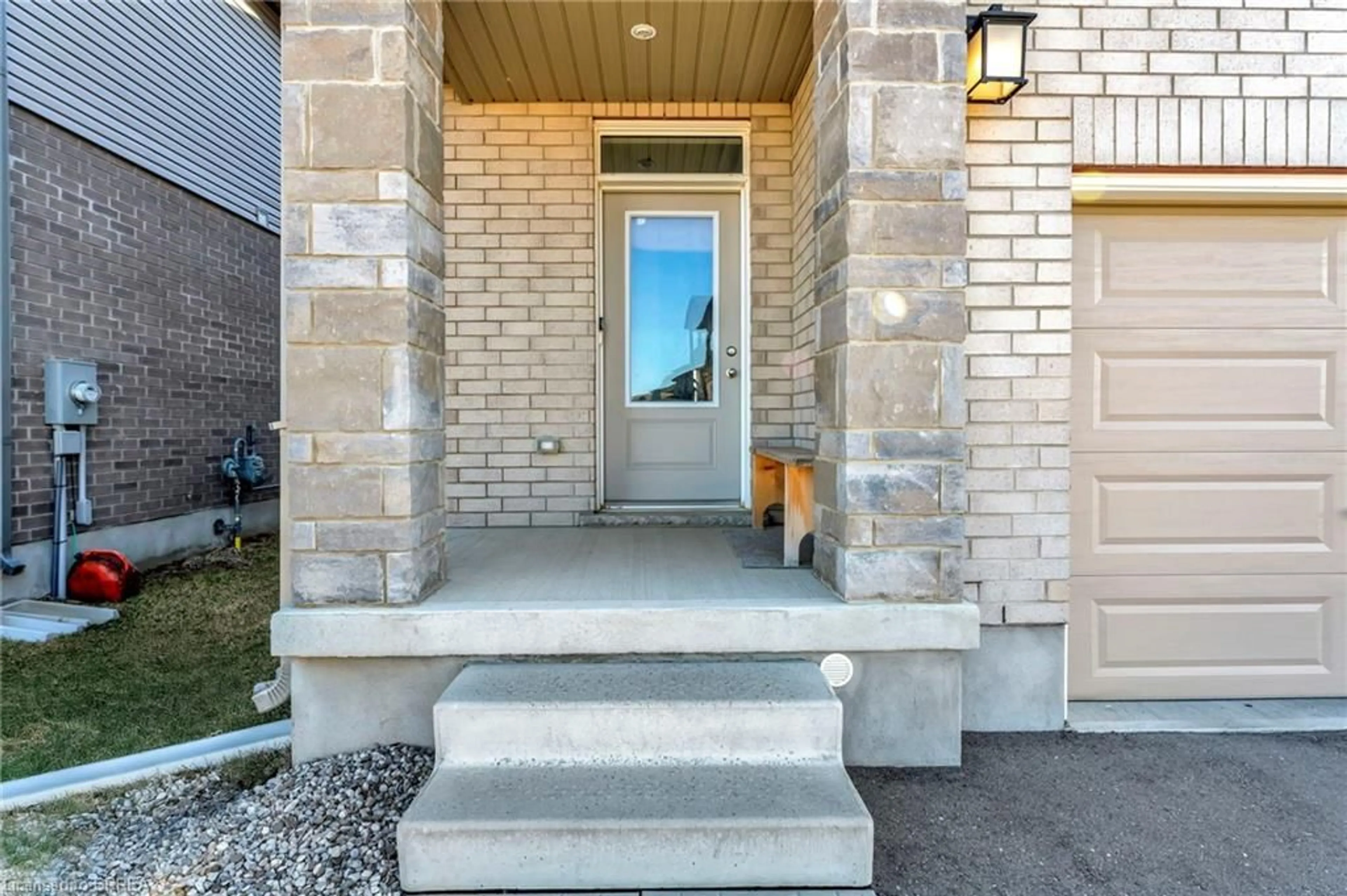 Unknown for 217 Grandville Cir, Paris Ontario N3L 0E8