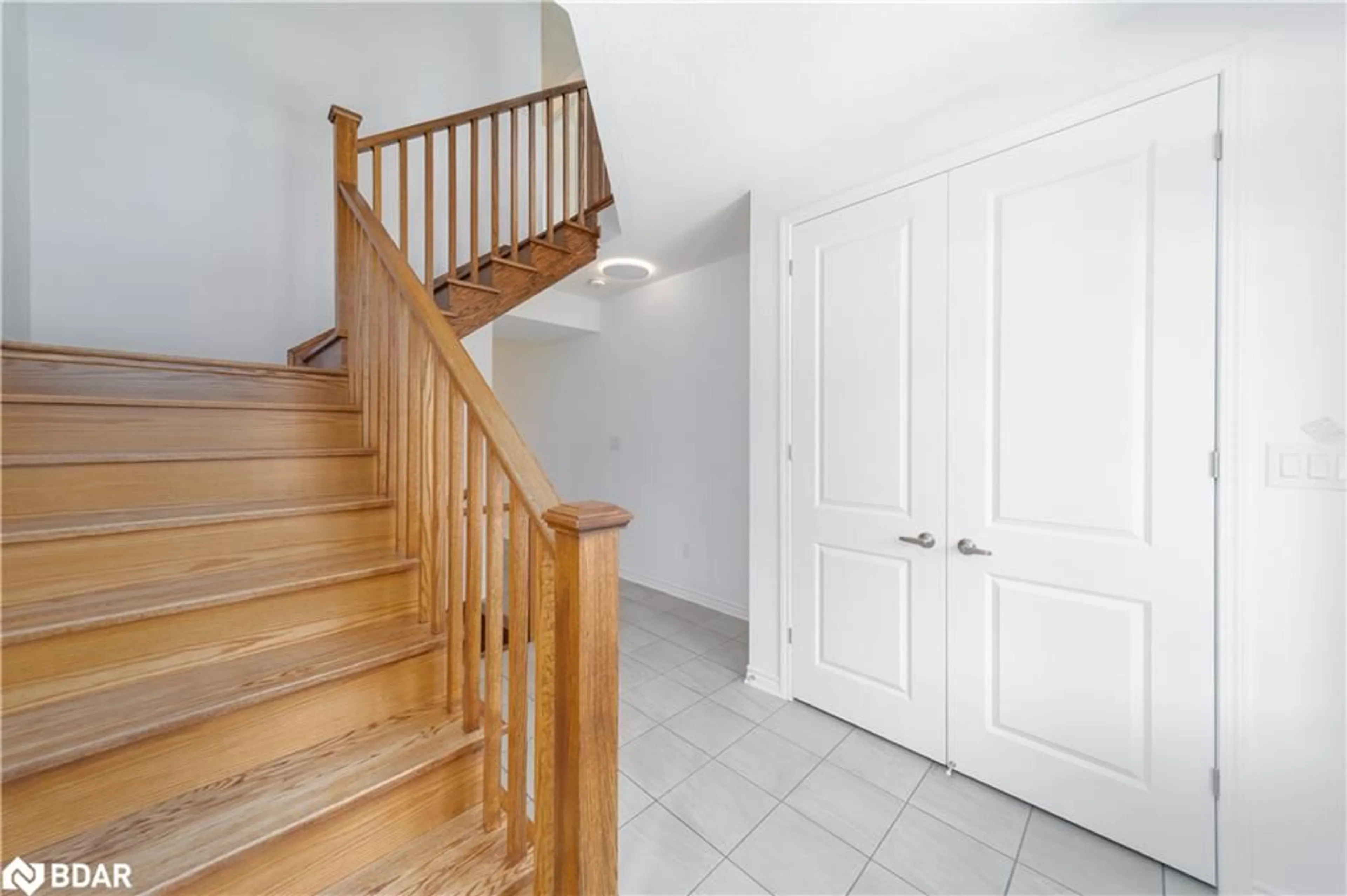 Unknown for 700 Mika Street, Innisfil Ontario L9S 0R7