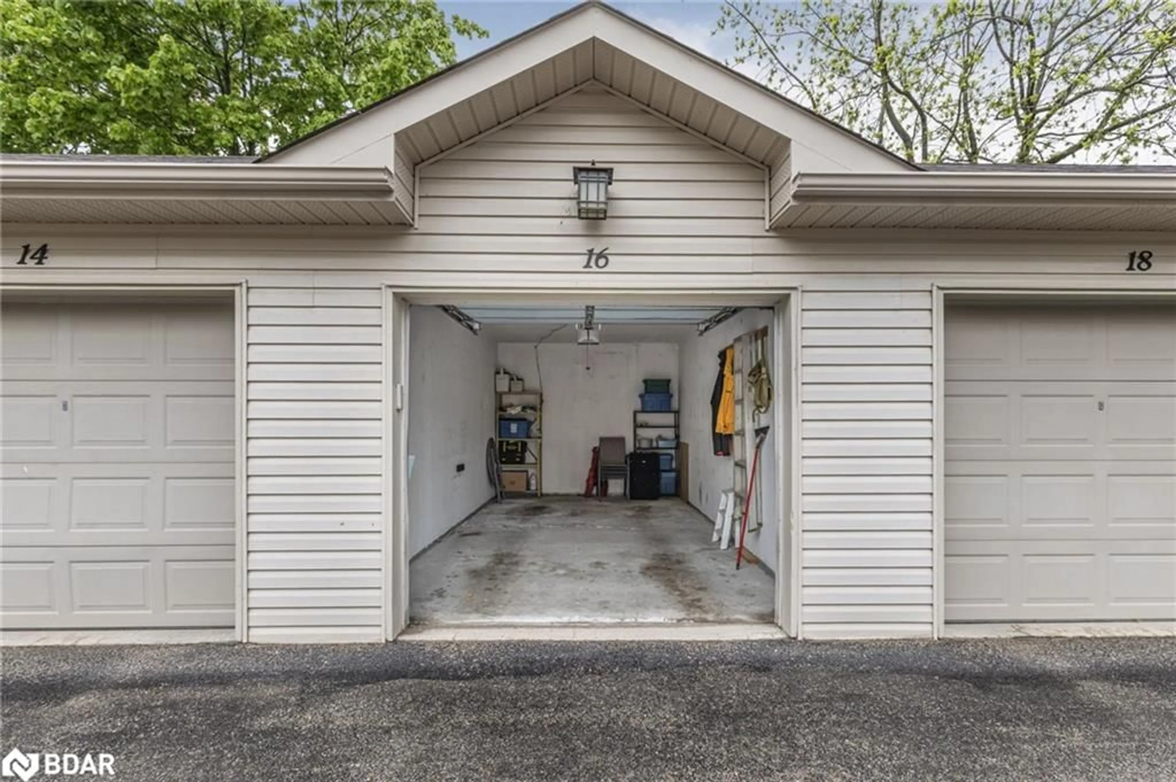 Indoor garage for 9 Westmount Dr #104, Orillia Ontario L3V 6C8