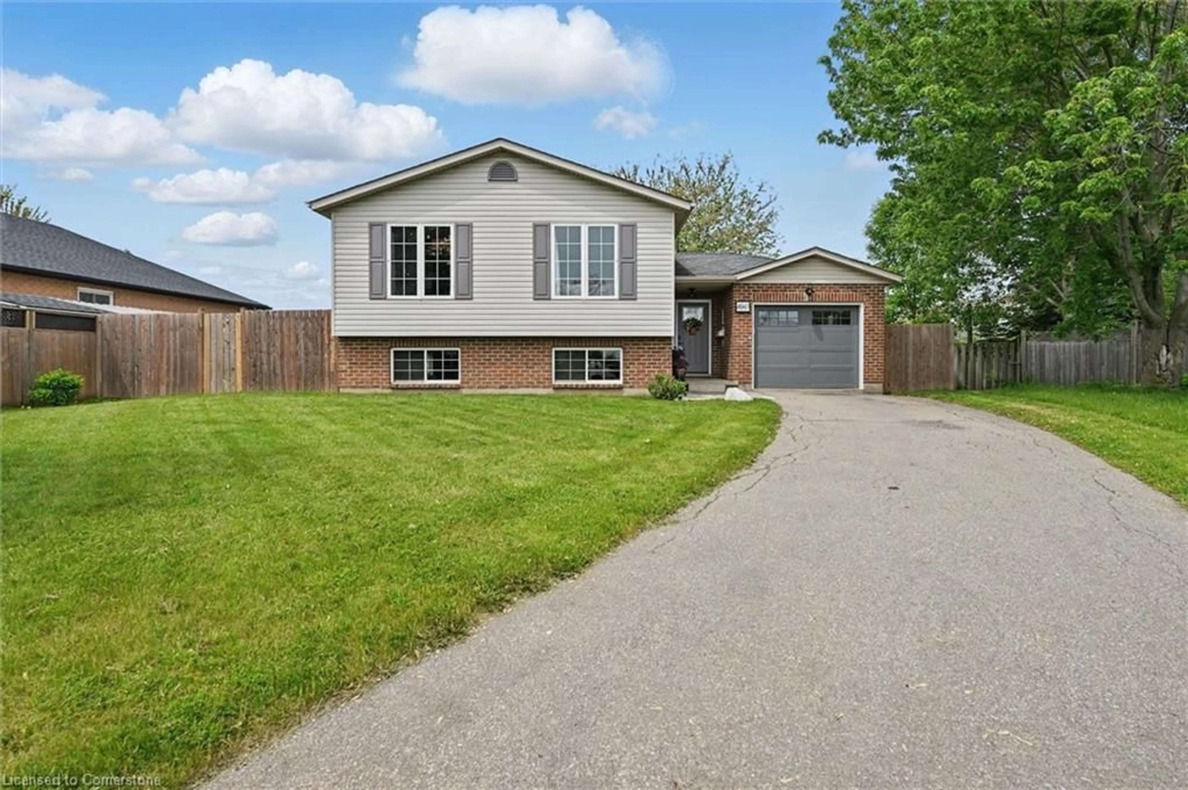 Home with brick exterior material, street for 4947 Alexandra Ave, Beamsville Ontario L3J 0C9