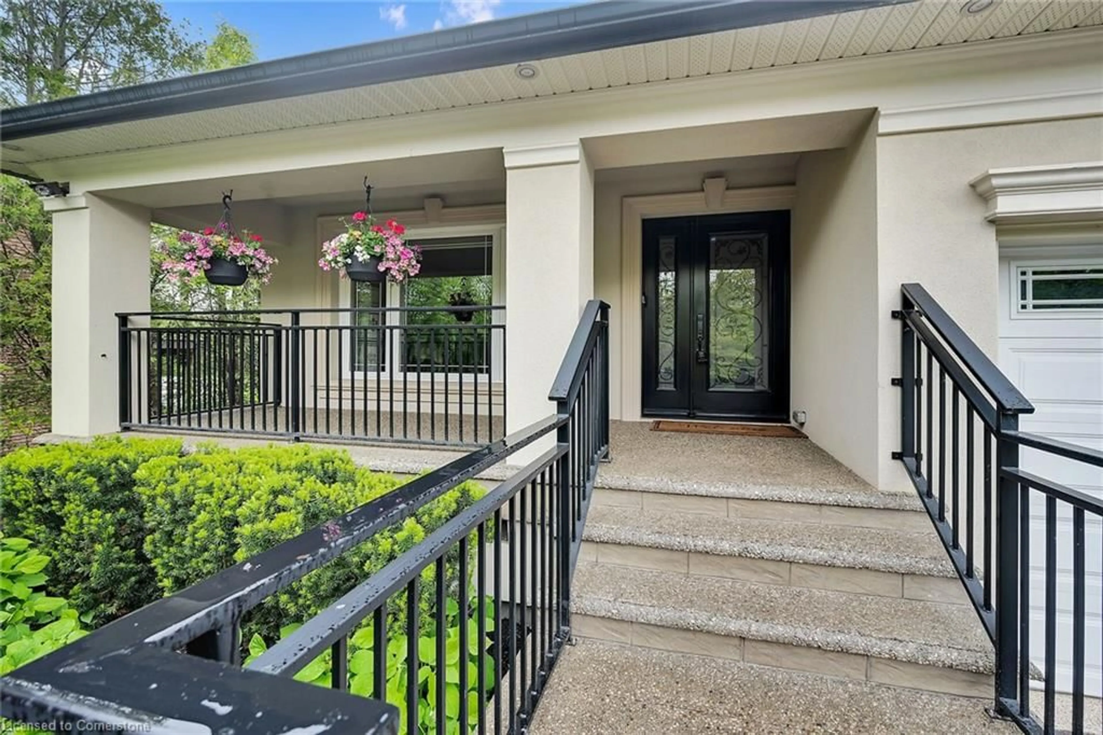 Indoor entryway for 229 Green Mountain Rd, Stoney Creek Ontario L8E 3J5