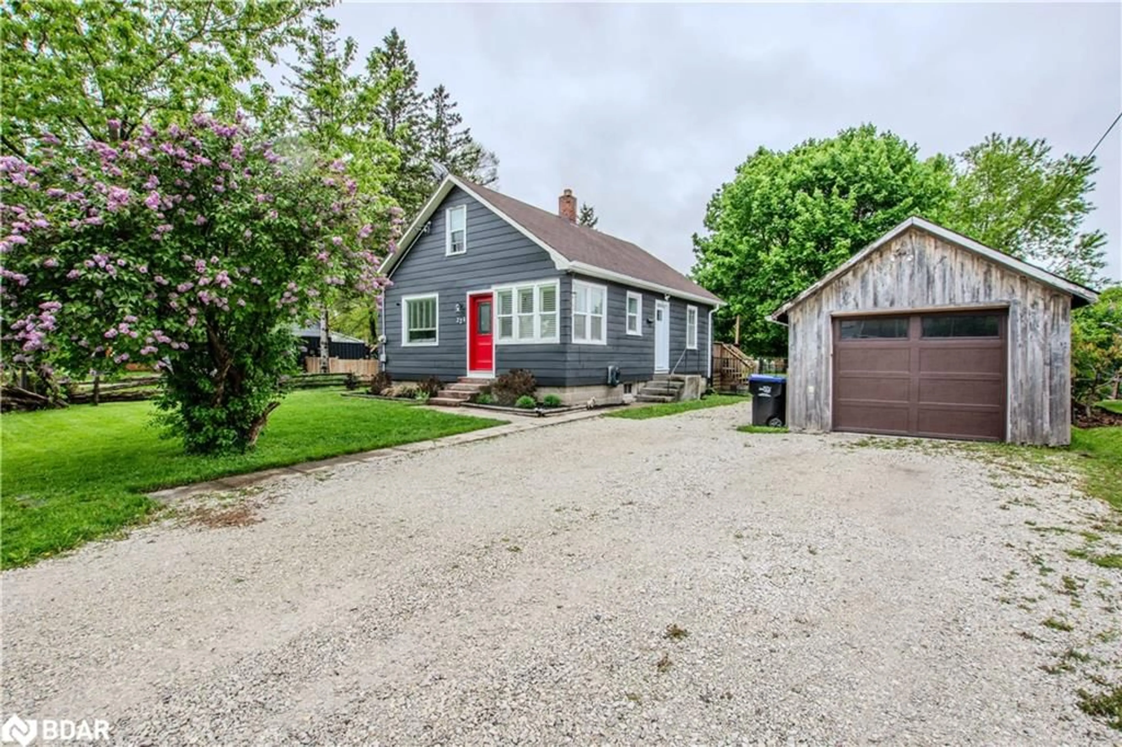 A pic from outside/outdoor area/front of a property/back of a property/a pic from drone, street for 224 William St, Stayner Ontario L0M 1S0