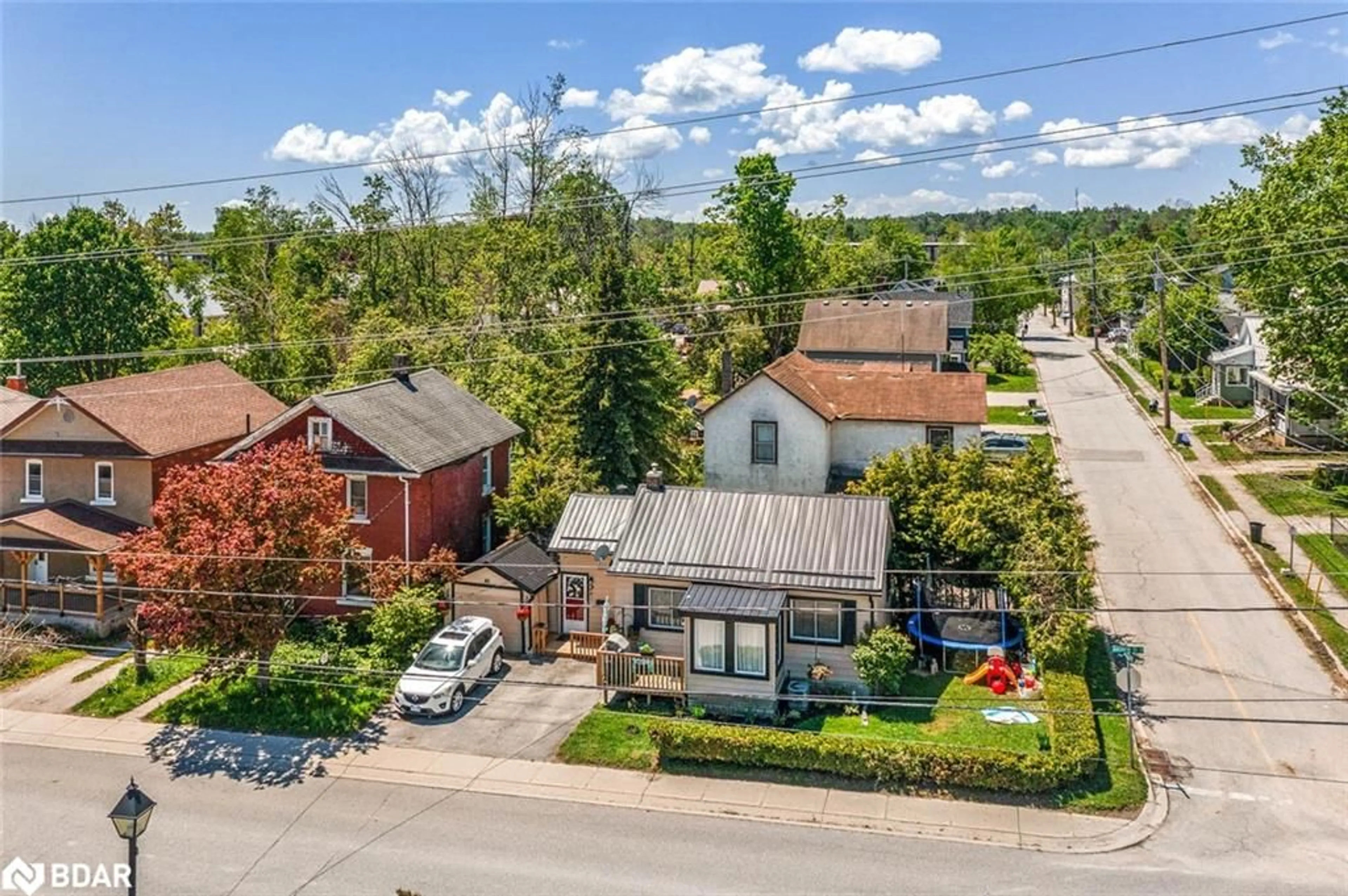 A pic from outside/outdoor area/front of a property/back of a property/a pic from drone, street for 83 Andrew St, Orillia Ontario L3V 5J3