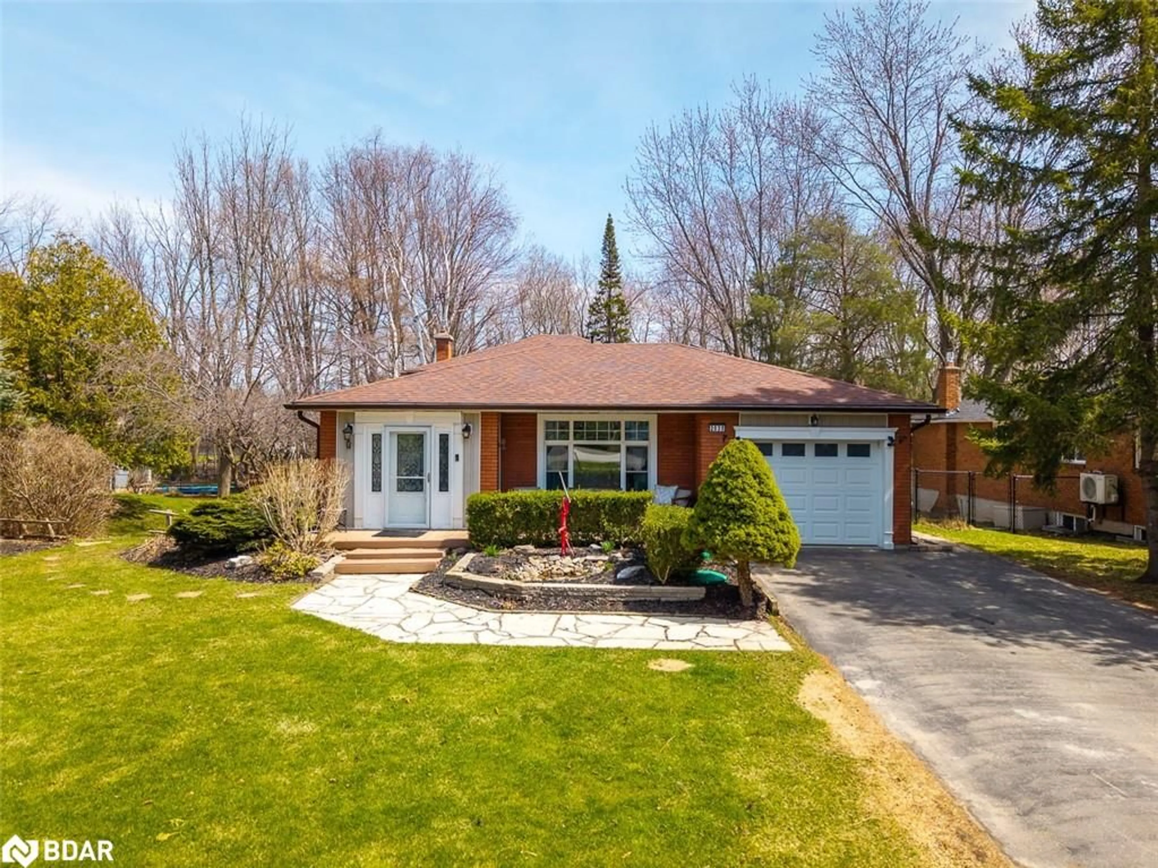 Home with brick exterior material, street for 2035 Craig Rd, Innisfil Ontario L9S 1T2