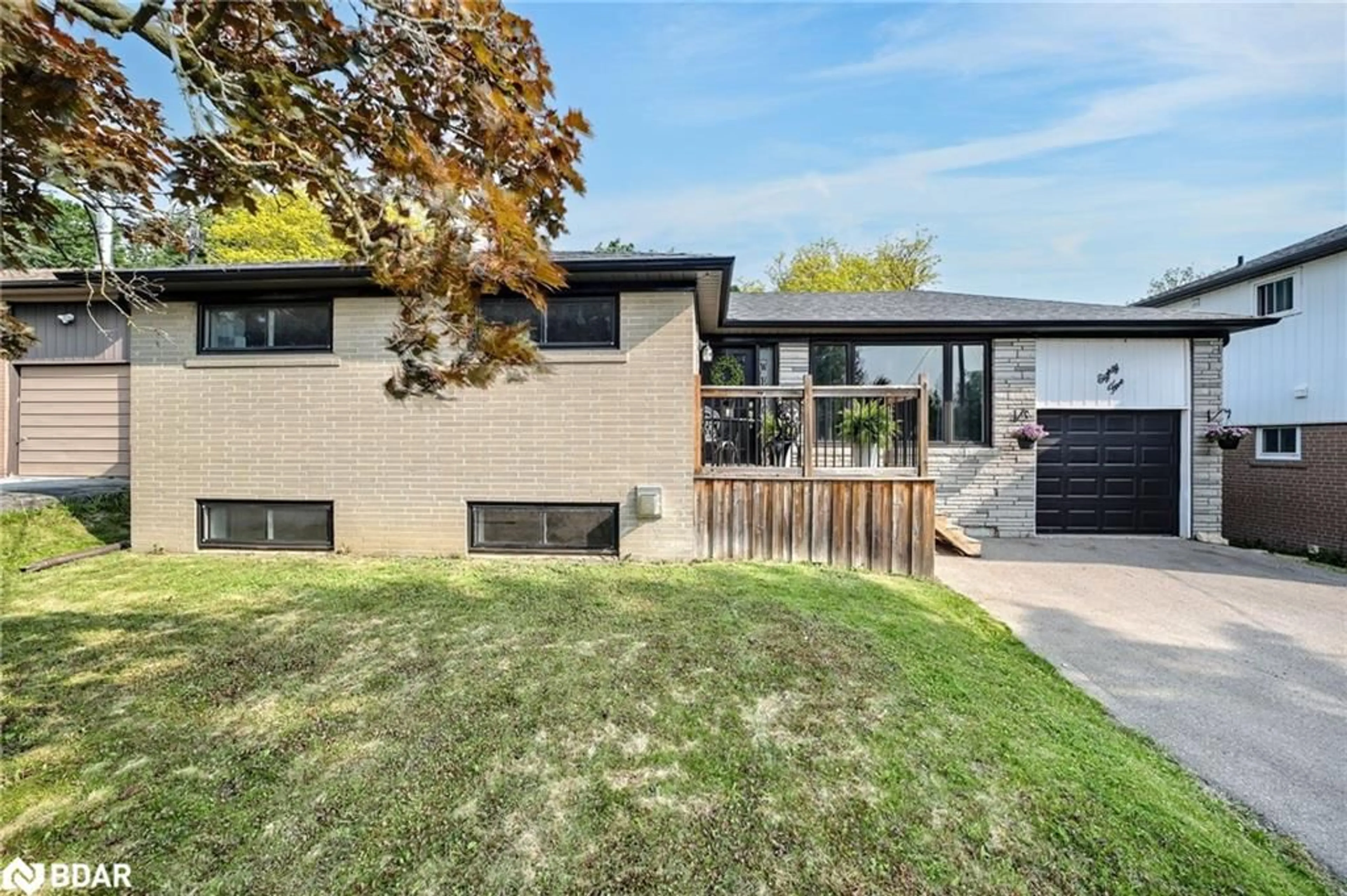 Home with brick exterior material, street for 85 Gladman Ave, Newmarket Ontario L3Y 1W4