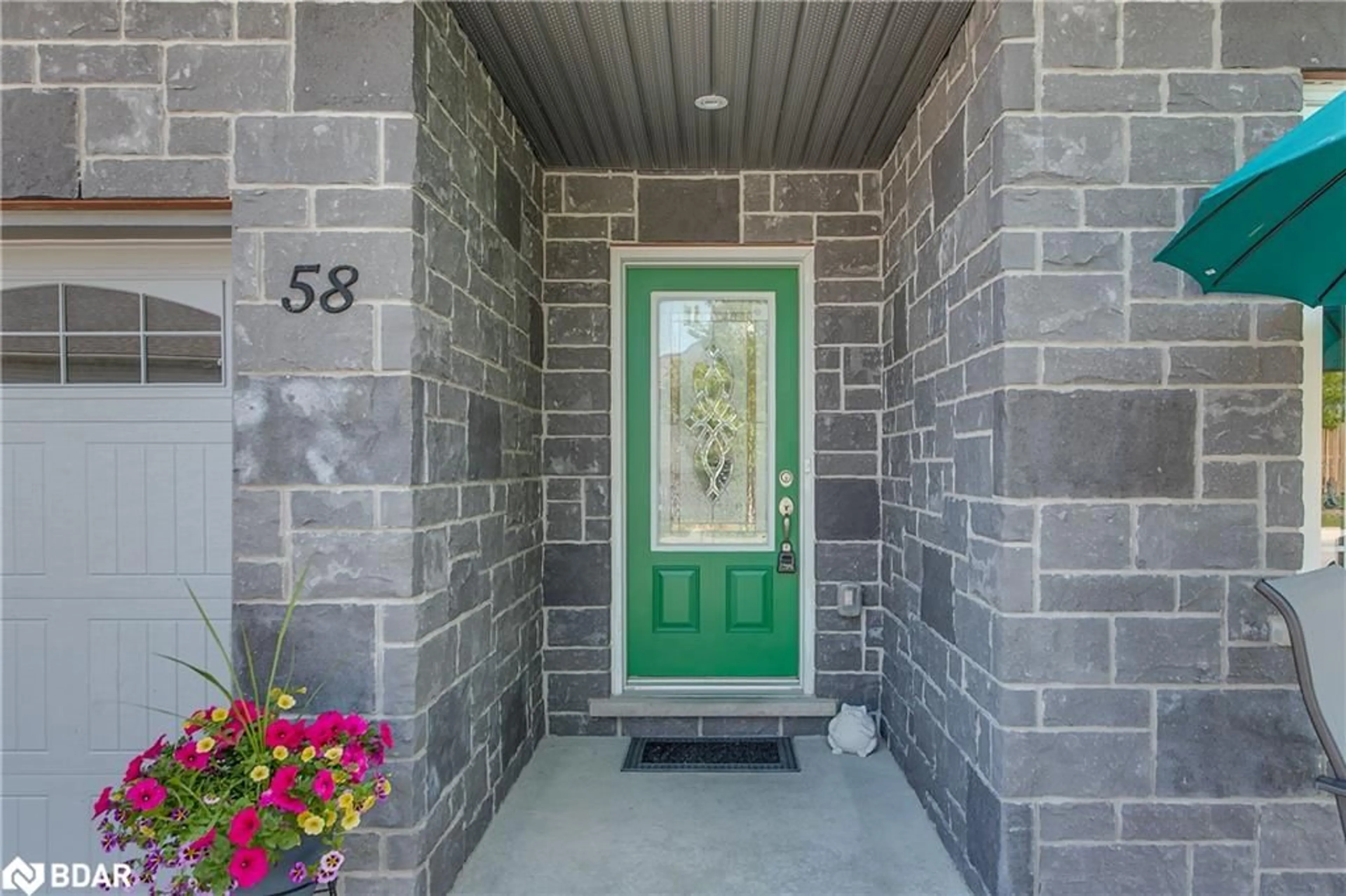 Indoor entryway for 58 Lucy Lane, Orillia Ontario L3V 0G3