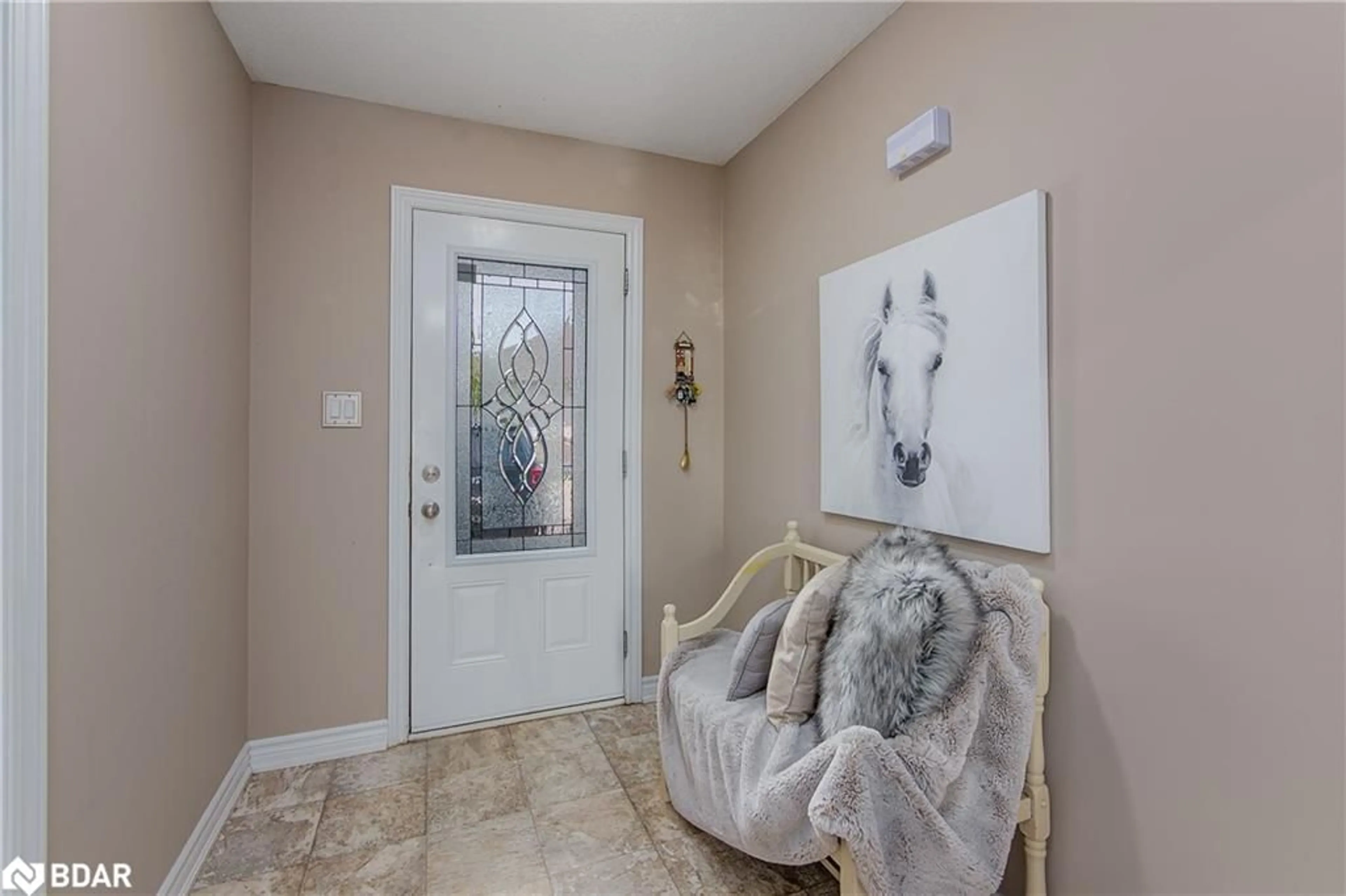 Indoor entryway for 58 Lucy Lane, Orillia Ontario L3V 0G3