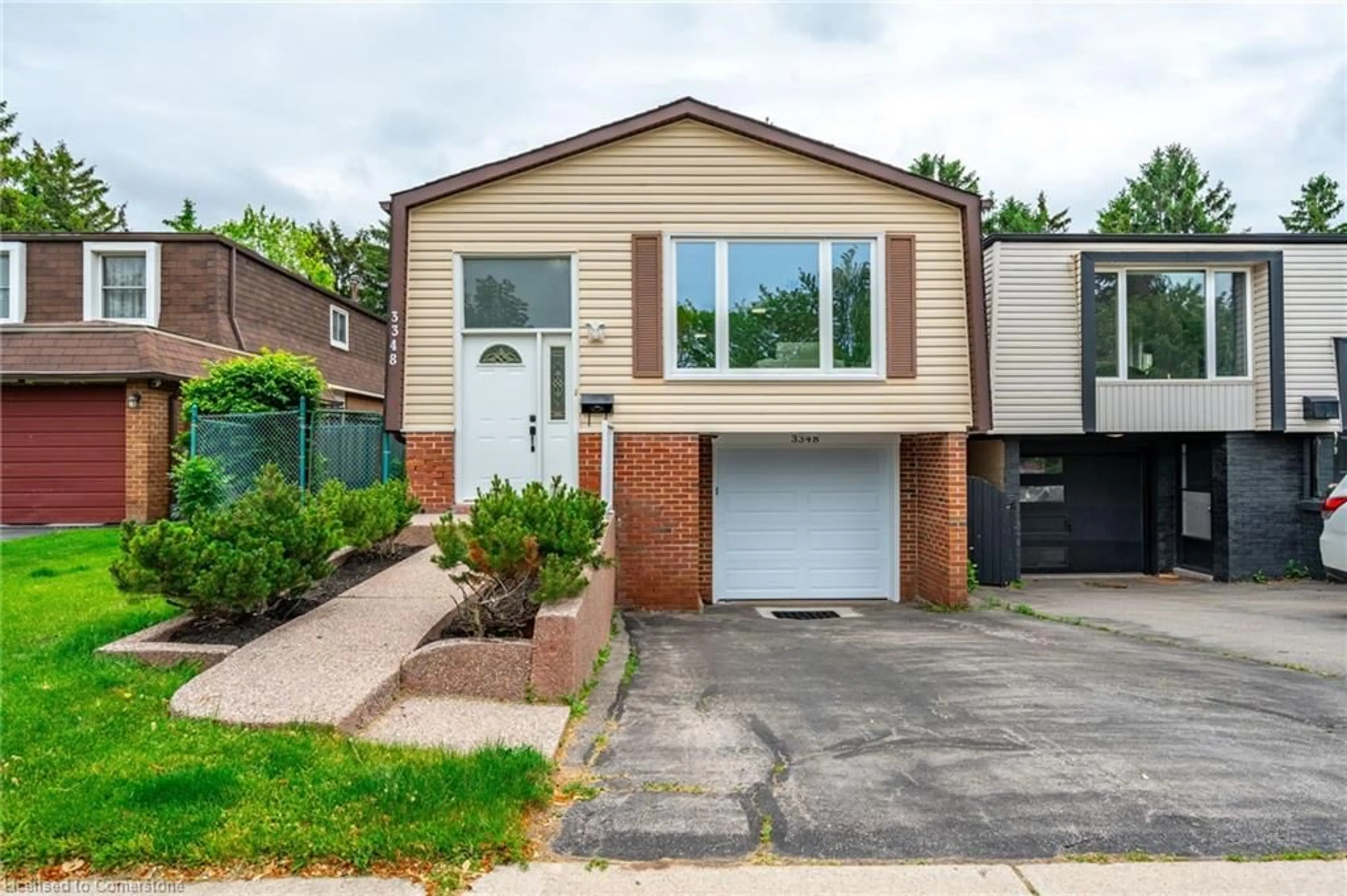 Home with brick exterior material, street for 3348 Hannibal Rd, Burlington Ontario L7M 1R7