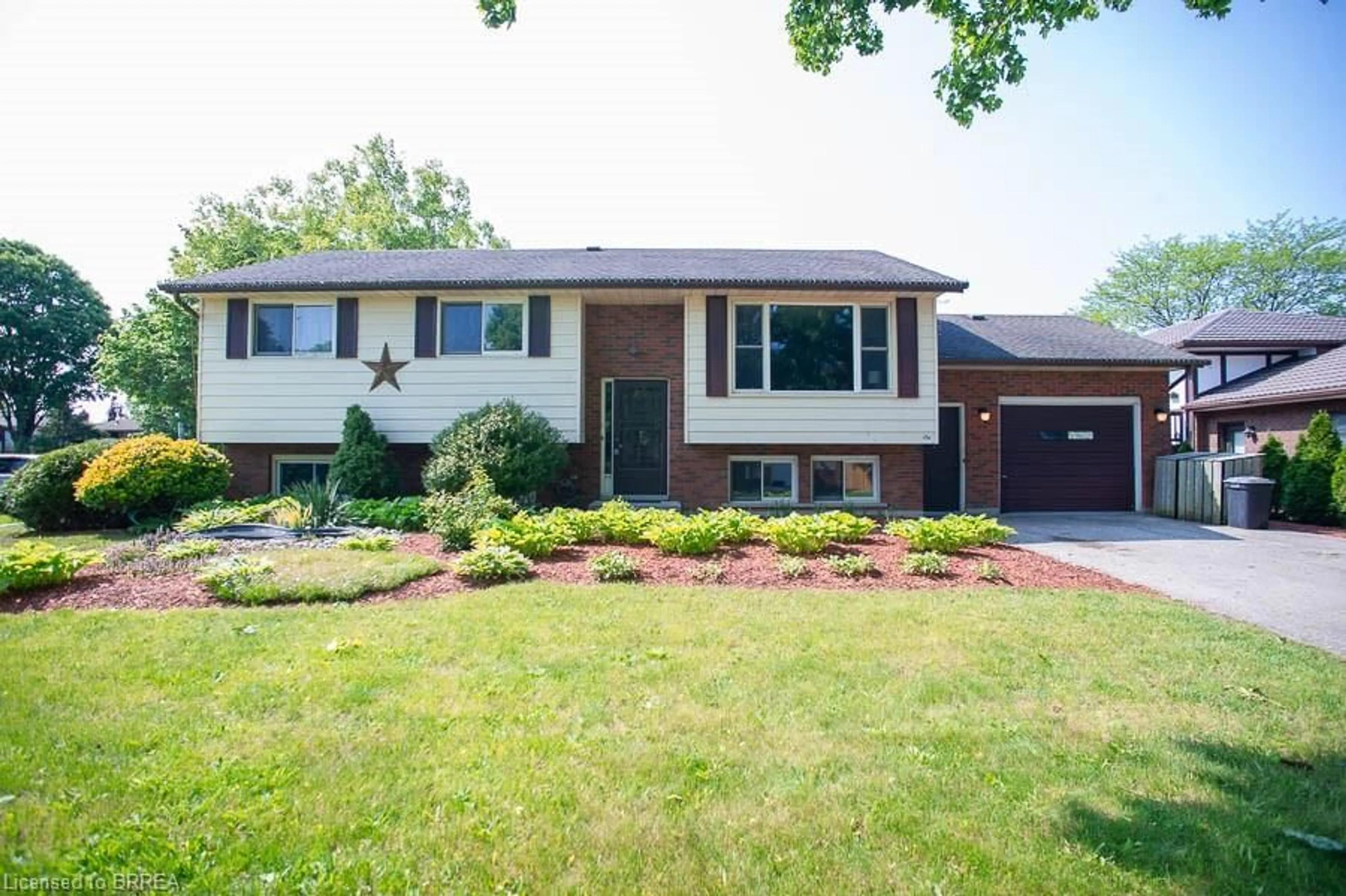 Home with brick exterior material, street for 6 Berkley Cres, Simcoe Ontario N3Y 4T4