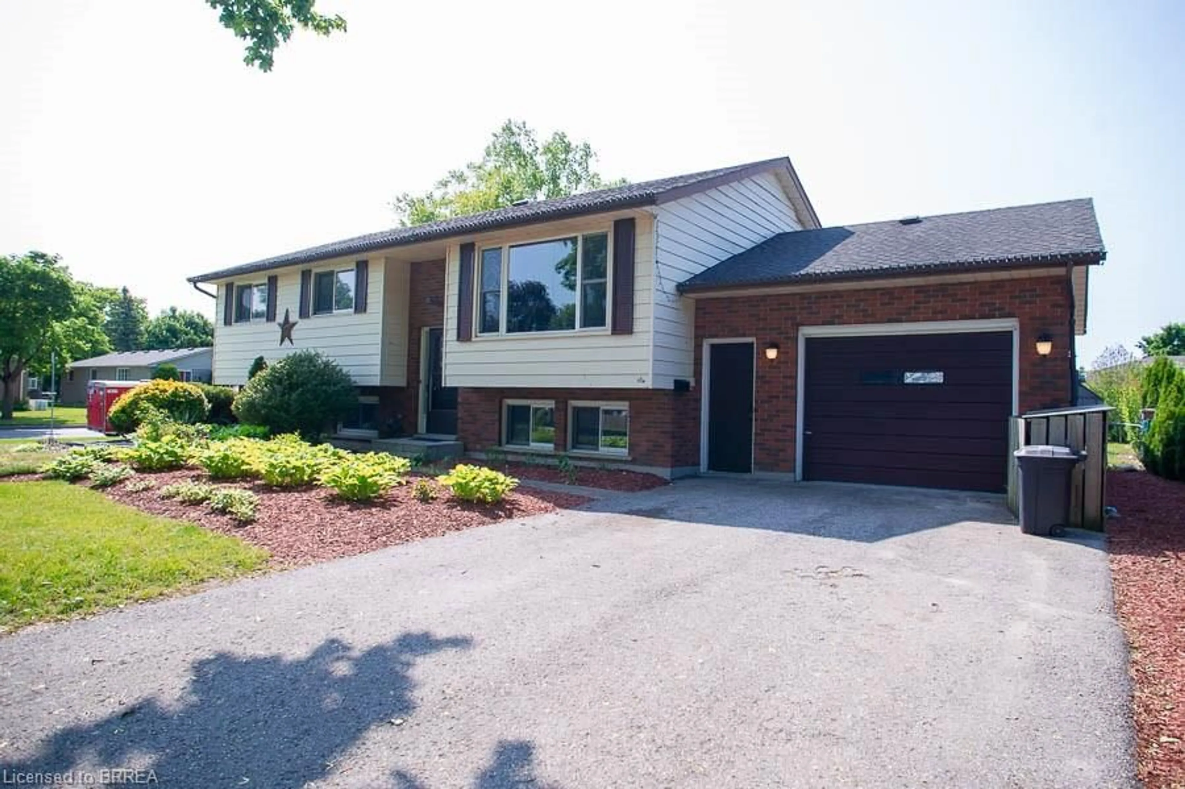 Home with brick exterior material, street for 6 Berkley Cres, Simcoe Ontario N3Y 4T4