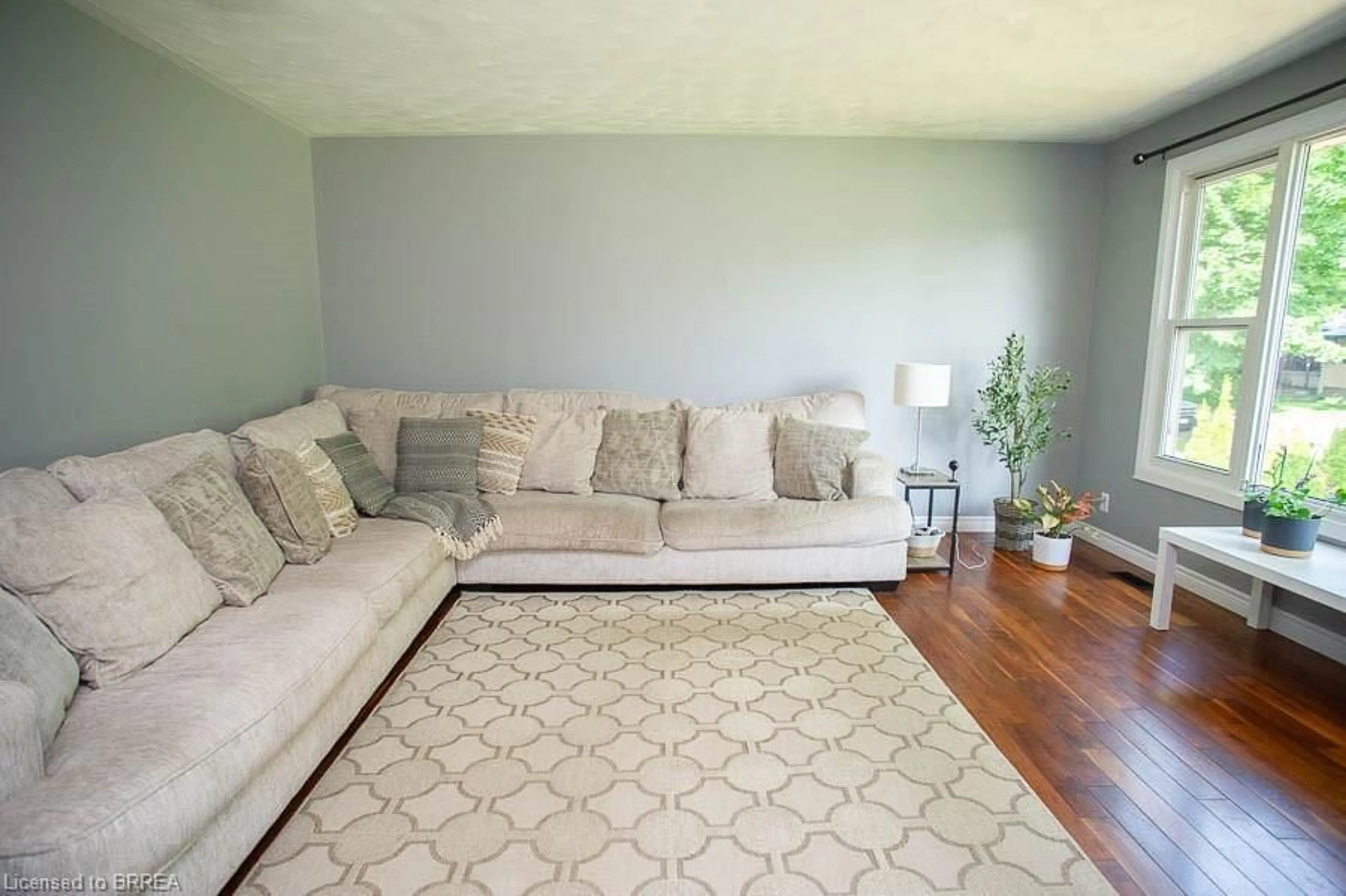 Living room with furniture, unknown for 6 Berkley Cres, Simcoe Ontario N3Y 4T4