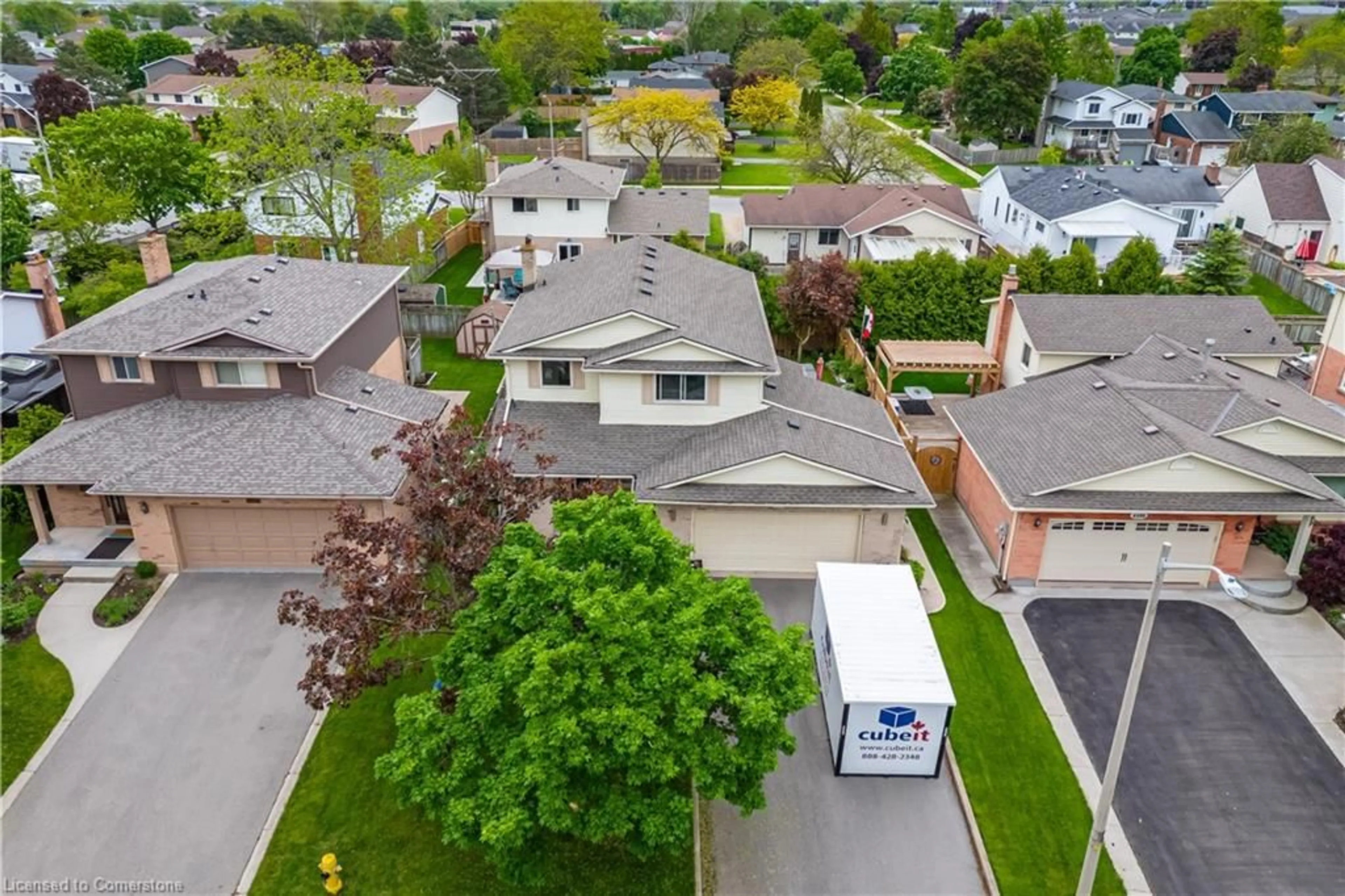 A pic from outside/outdoor area/front of a property/back of a property/a pic from drone, street for 4486 Green Meadow Blvd, Beamsville Ontario L3J 0B1