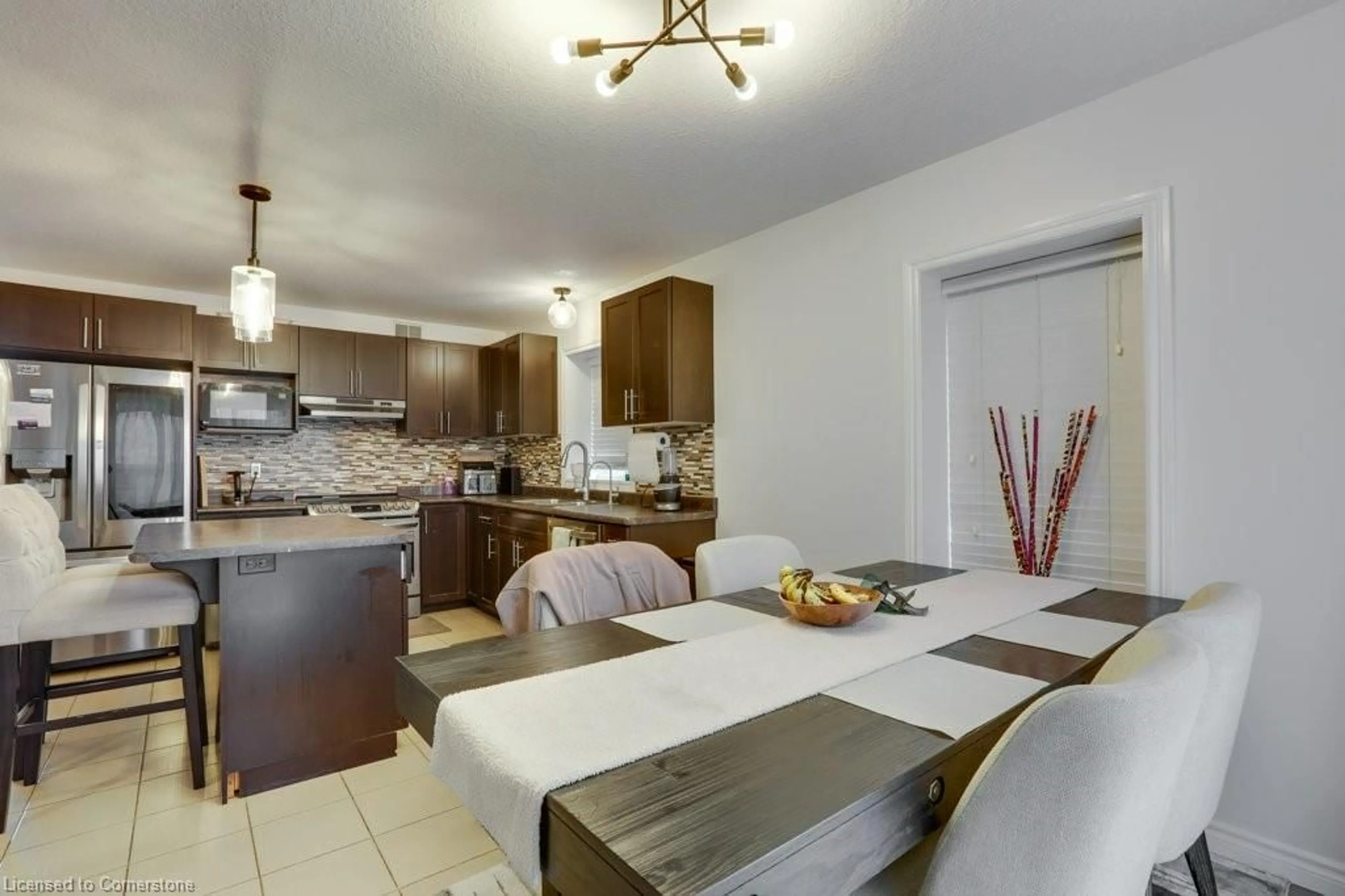 Open concept kitchen, unknown for 153 Winders Trail, Ingersoll Ontario N5C 0A7