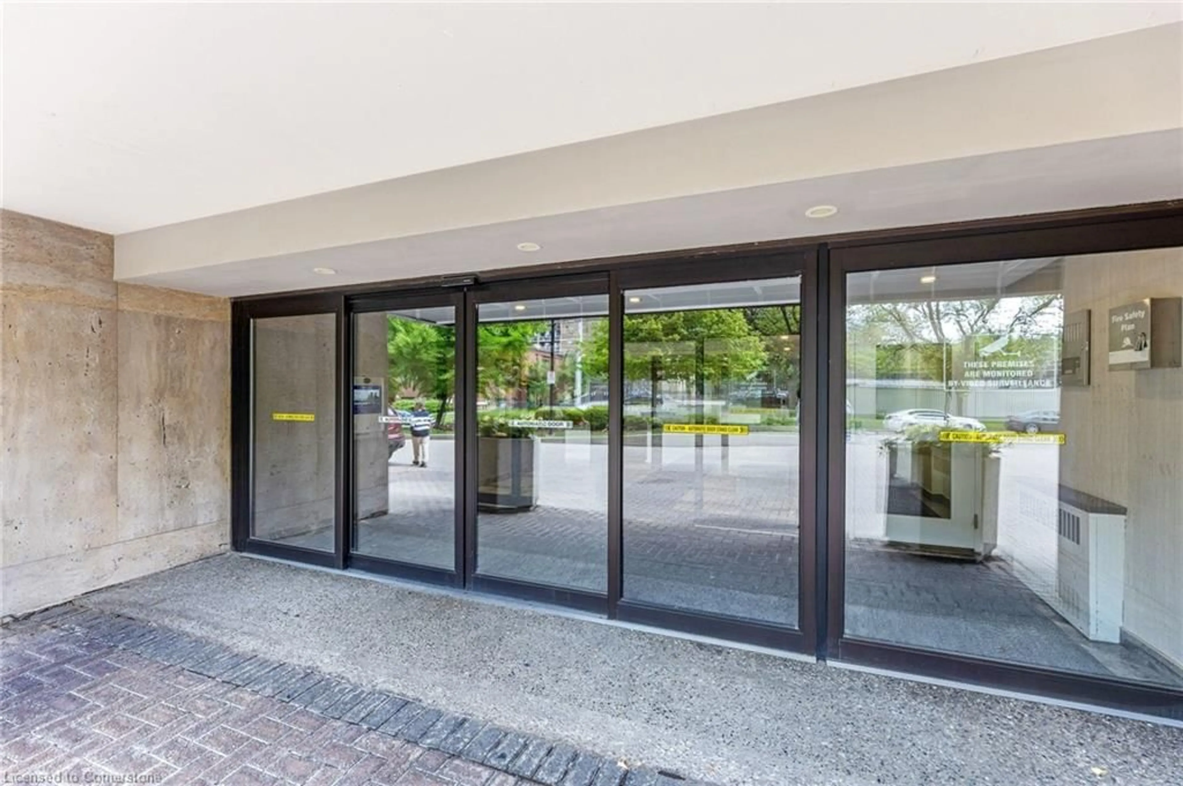 Indoor foyer for 120 Duke St #205, Hamilton Ontario L8P 4T1
