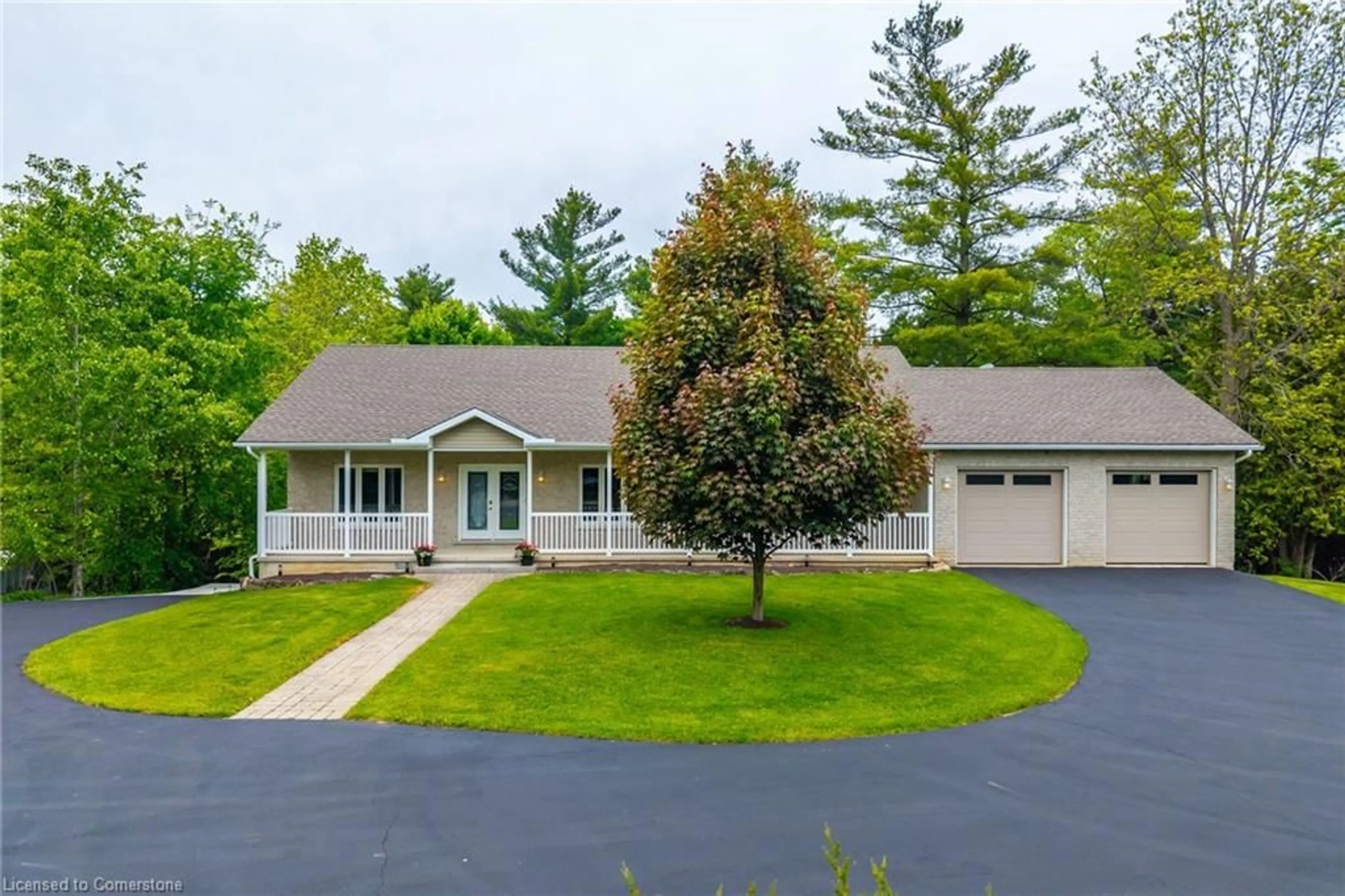 A pic from outside/outdoor area/front of a property/back of a property/a pic from drone, unknown for 1323 8th Concession Rd, Puslinch Ontario N0B 2J0