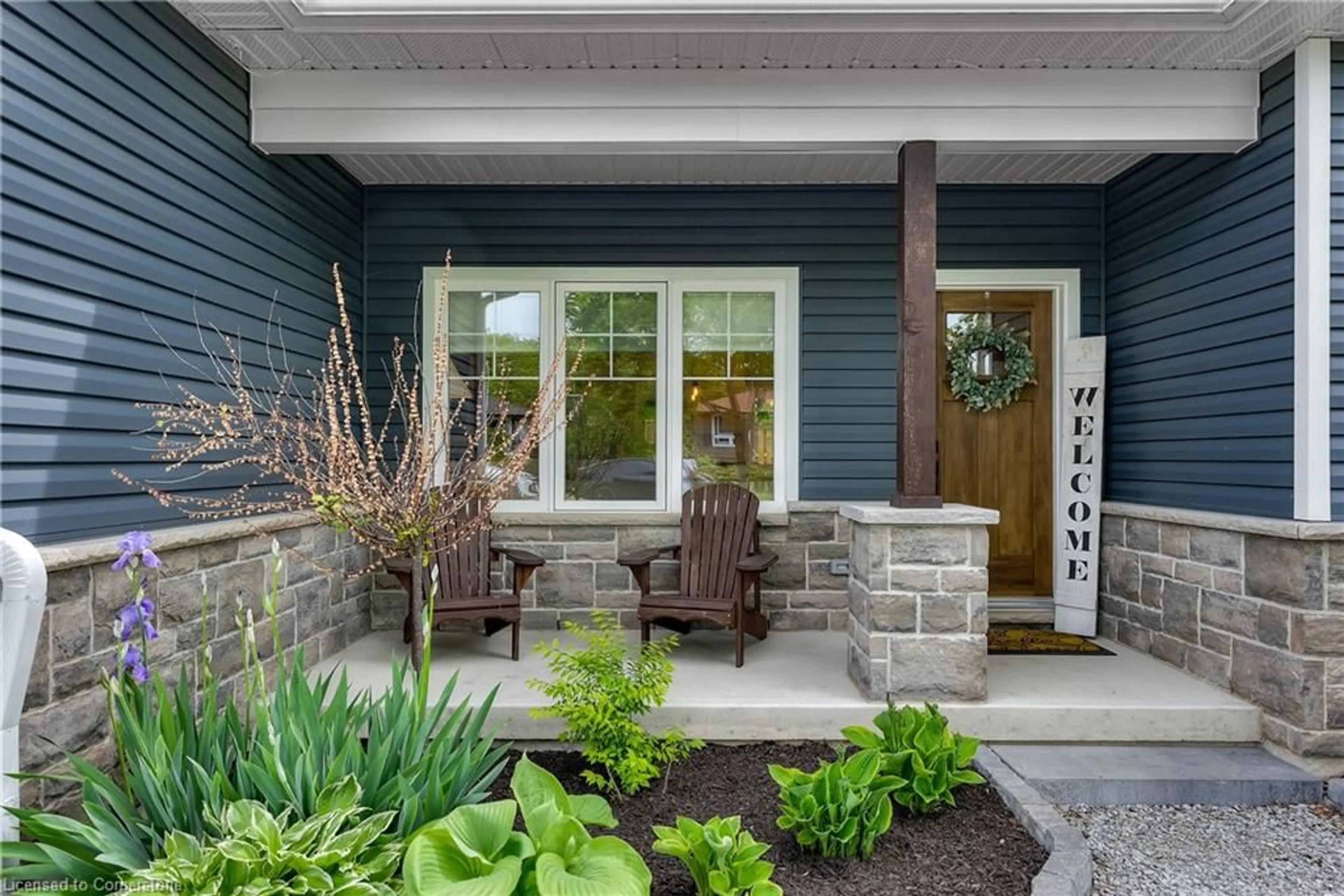 Indoor entryway for 33 Oswego Park Rd, Dunnville Ontario N1A 2W2