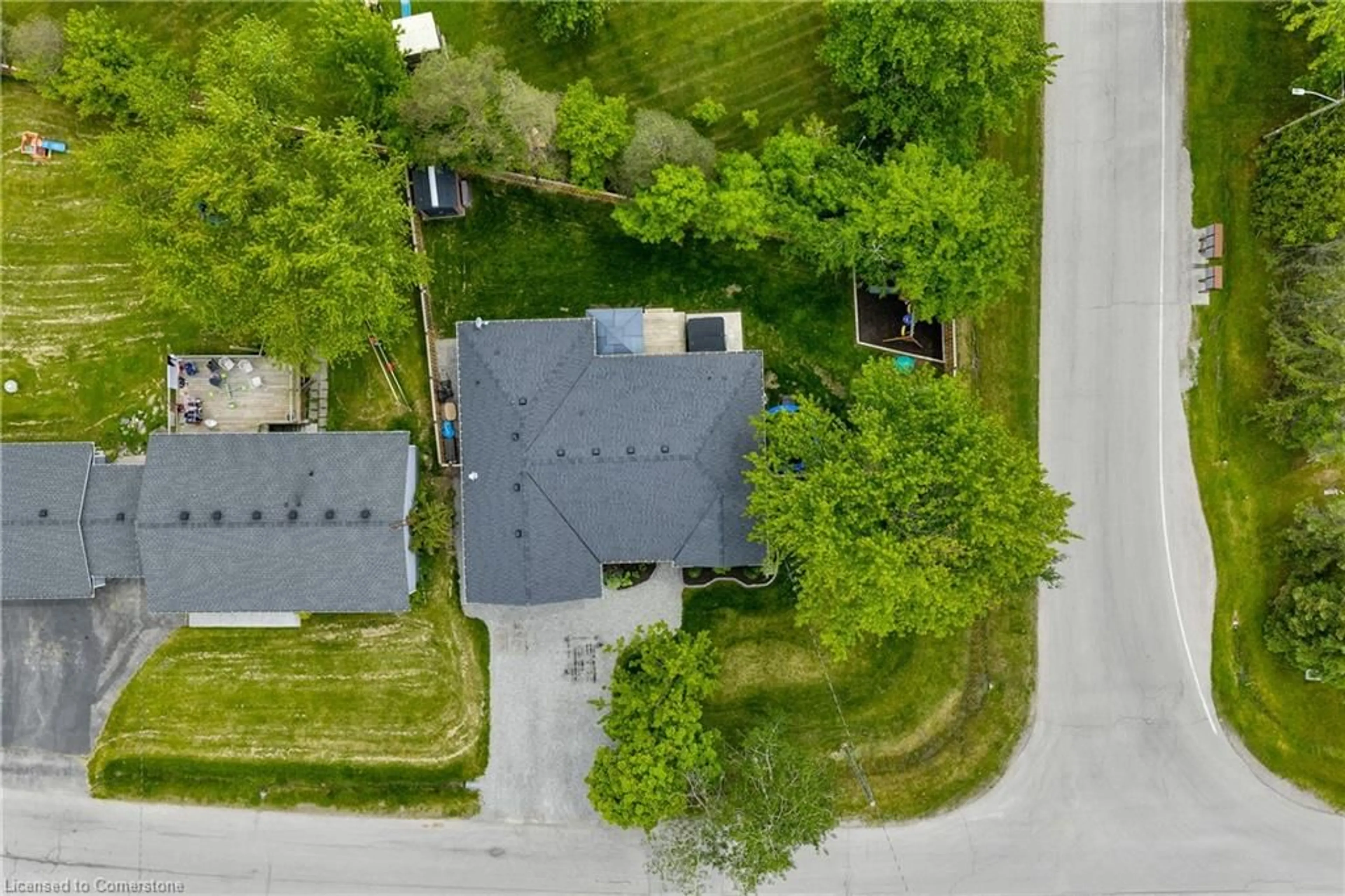 A pic from outside/outdoor area/front of a property/back of a property/a pic from drone, street for 33 Oswego Park Rd, Dunnville Ontario N1A 2W2