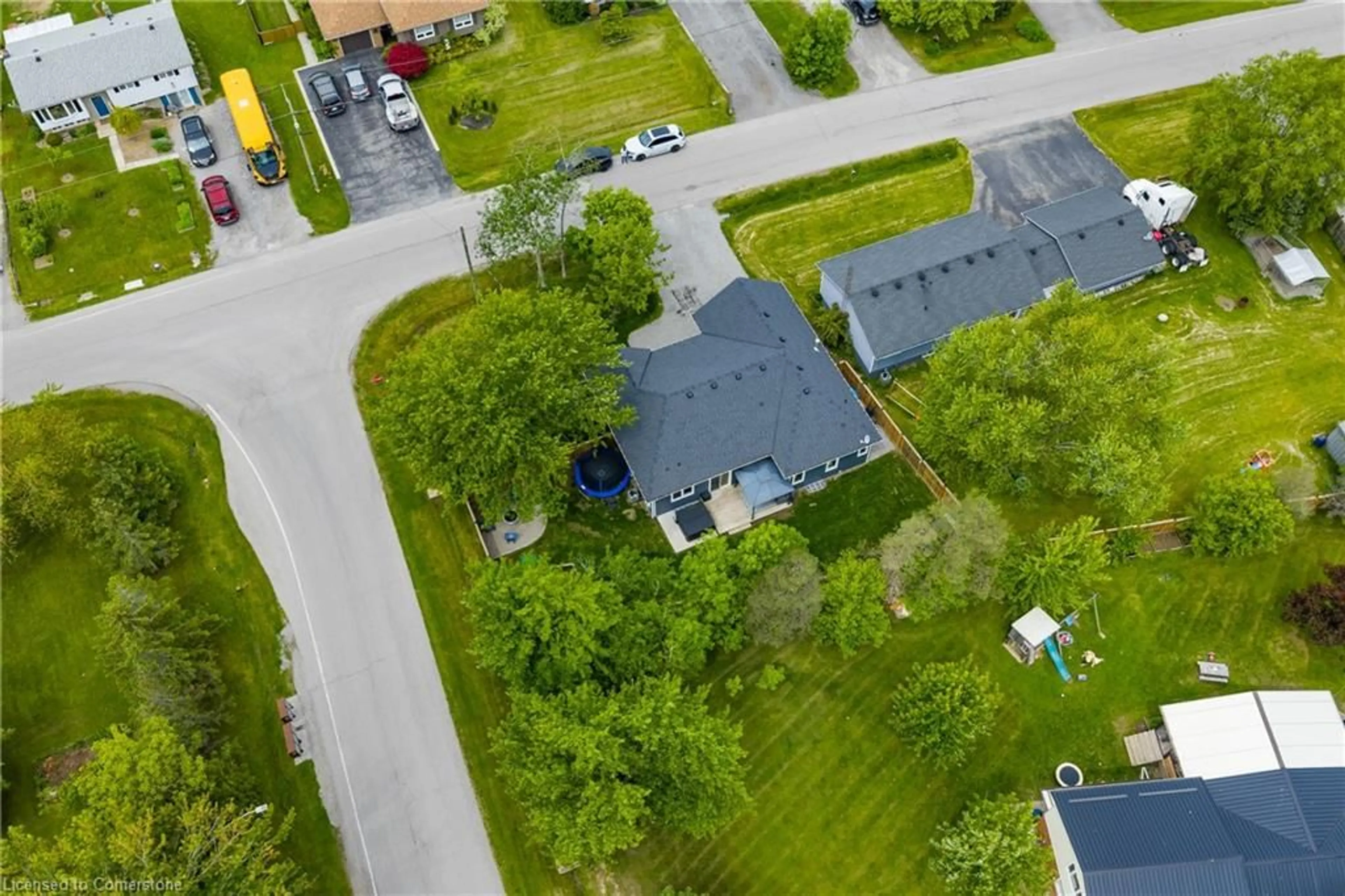 A pic from outside/outdoor area/front of a property/back of a property/a pic from drone, street for 33 Oswego Park Rd, Dunnville Ontario N1A 2W2