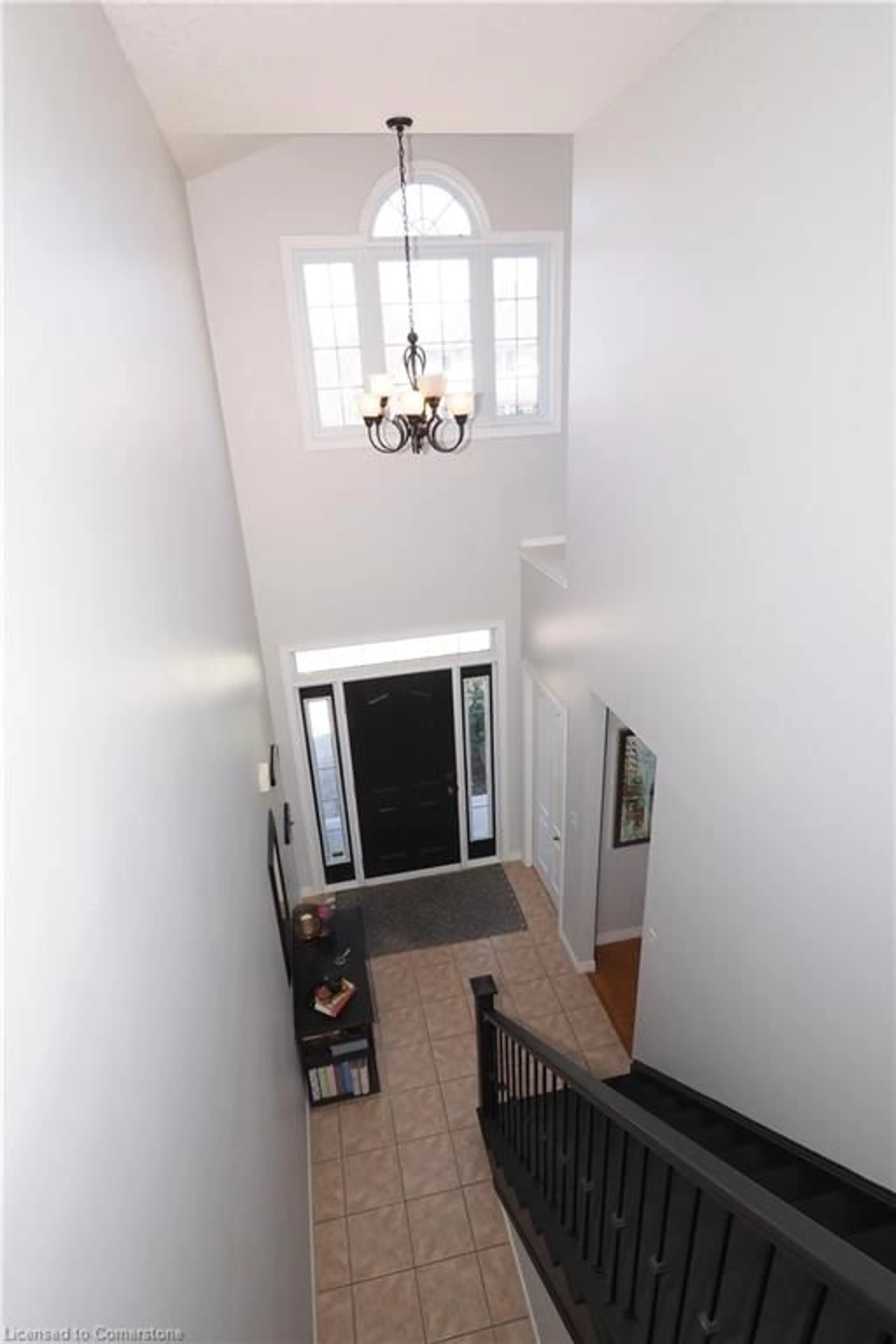 Indoor foyer for 15 Treeview Dr, St. Jacobs Ontario N0B 2N0