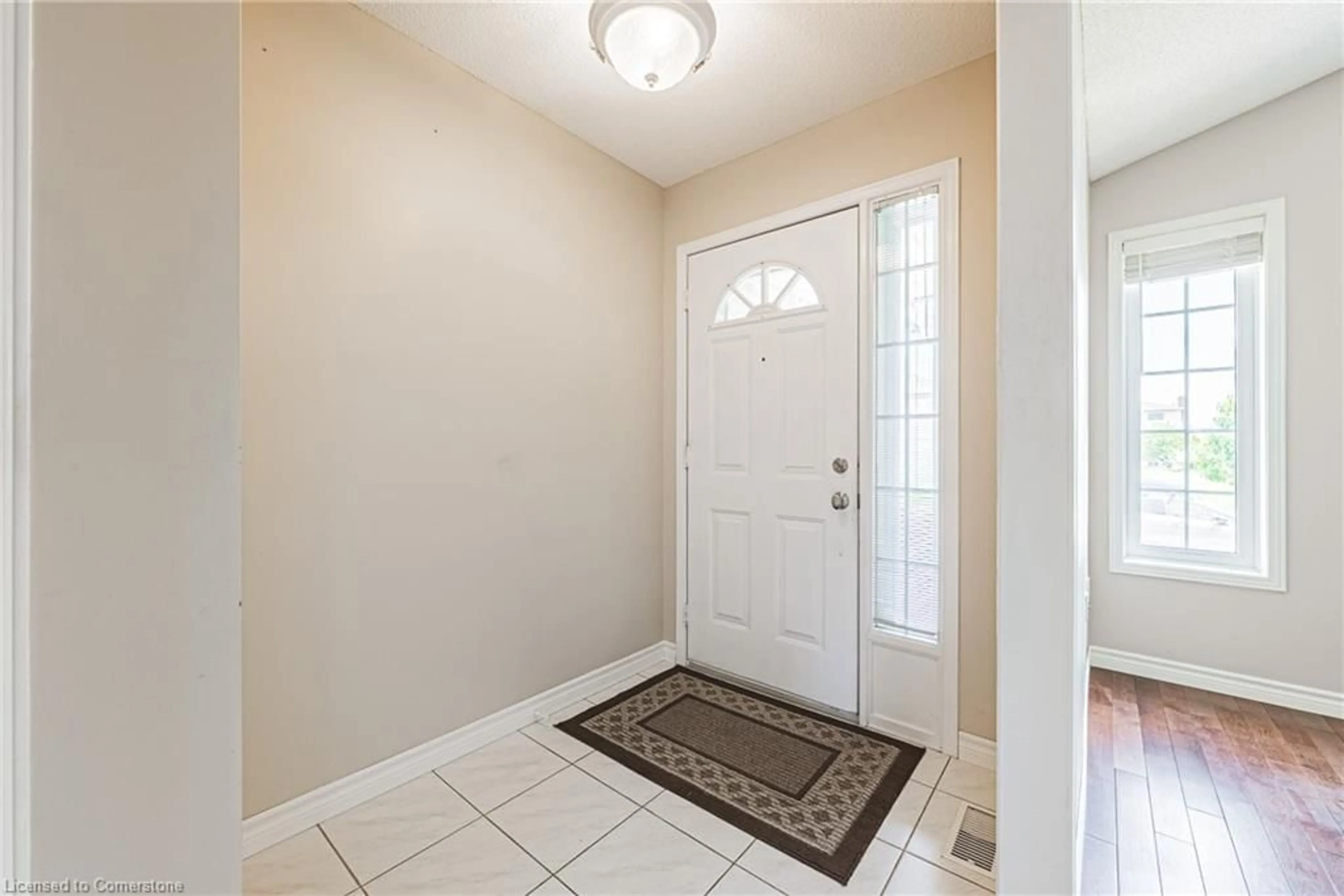 Indoor entryway for 134 Fieldway Dr, Hamilton Ontario L9A 2L6