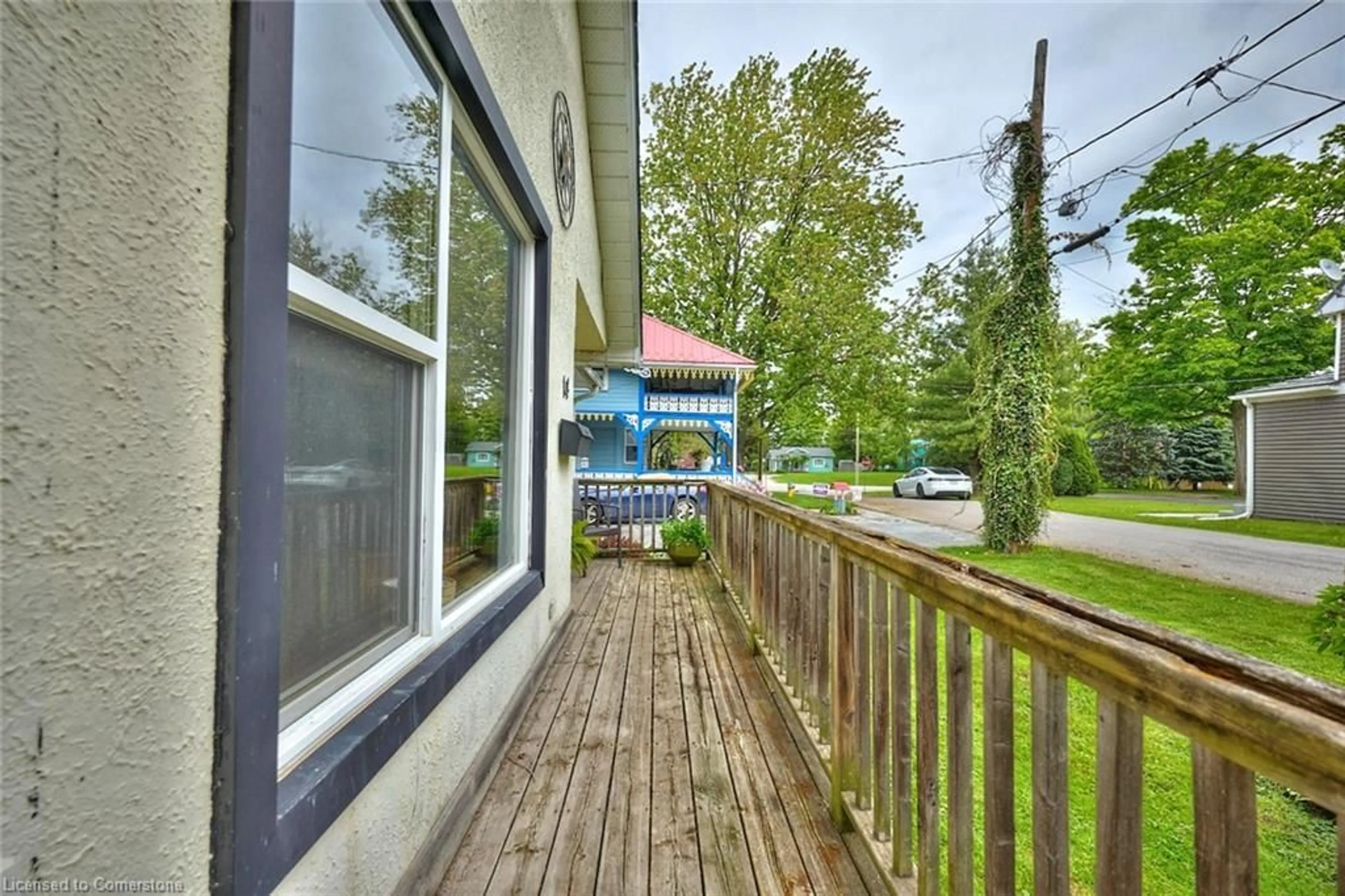 Patio, street for 14 Betts Ave, Grimsby Ontario L3M 2S8