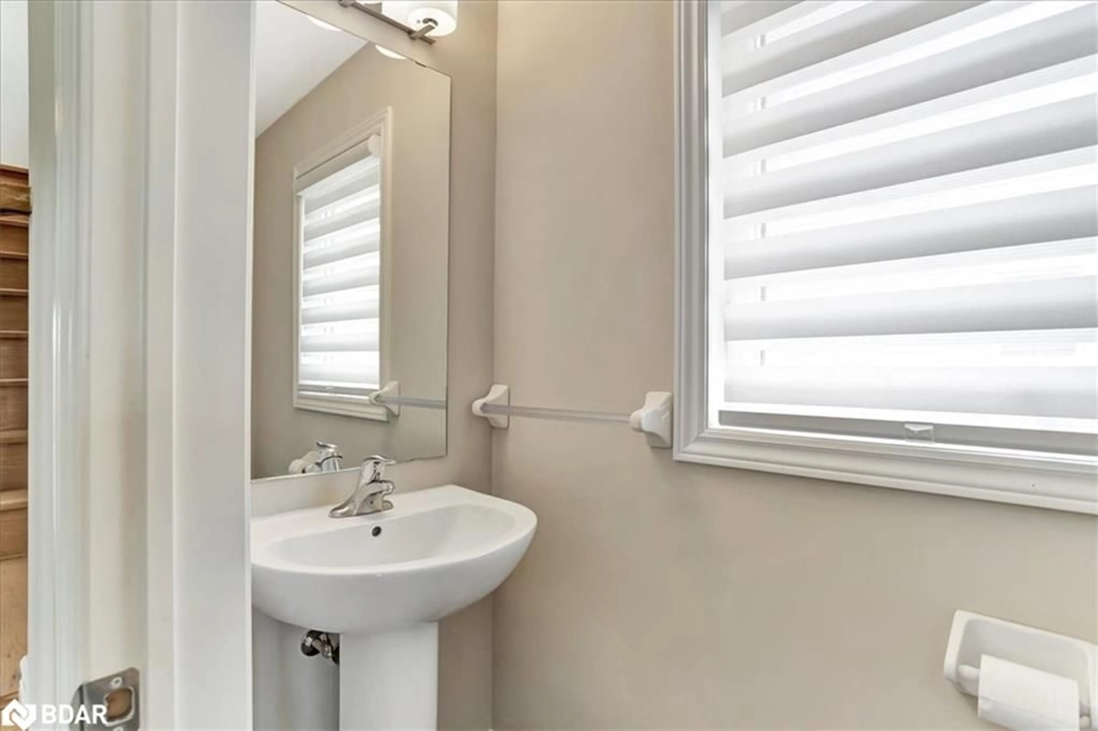 Standard bathroom, ceramic/tile floor for 210 Prescott Drive Dr, Clearview Ontario L0M 1S0