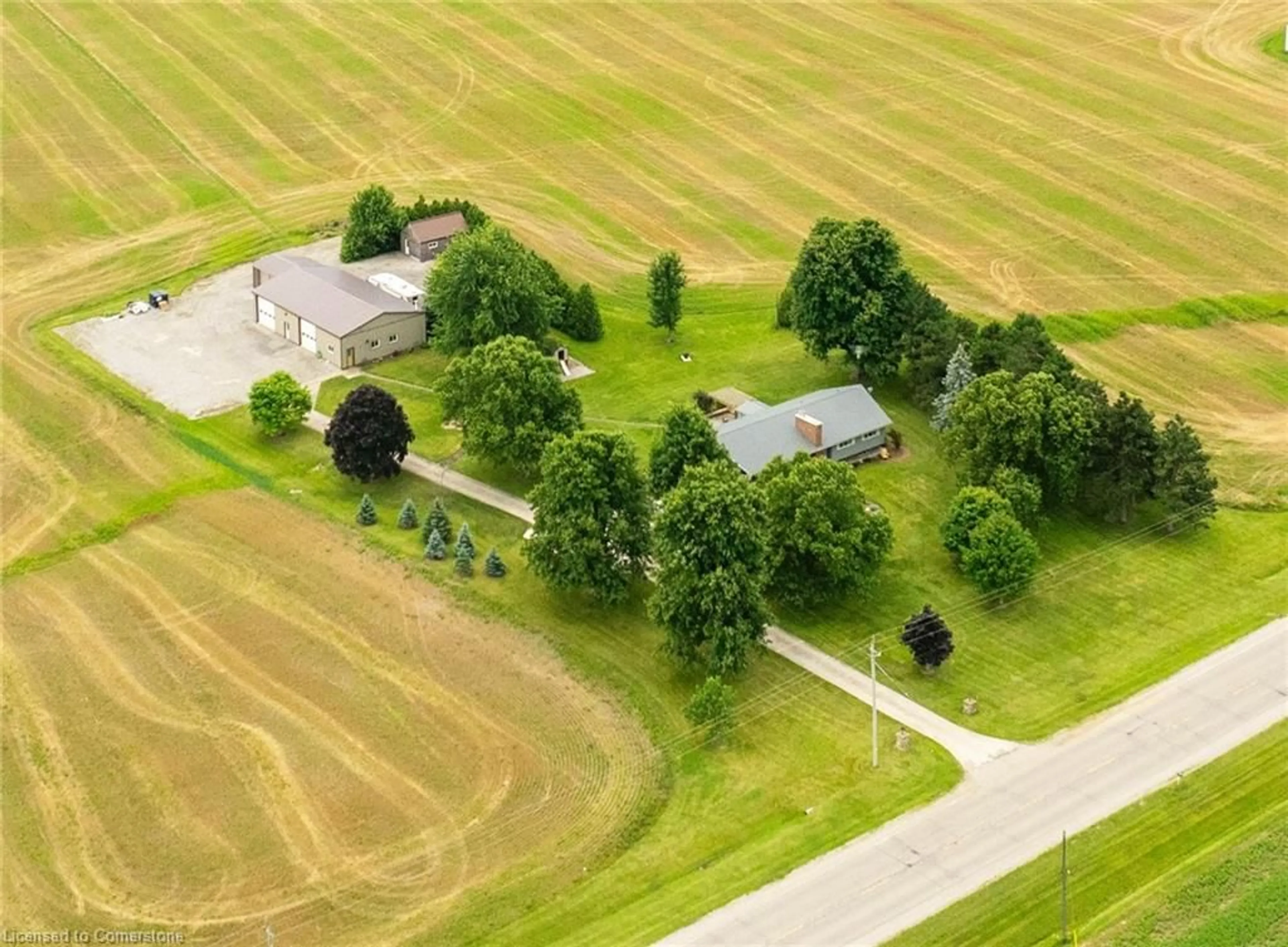 A pic from outside/outdoor area/front of a property/back of a property/a pic from drone, unknown for 6854 Rainham Rd, Dunnville Ontario N1A 2W8