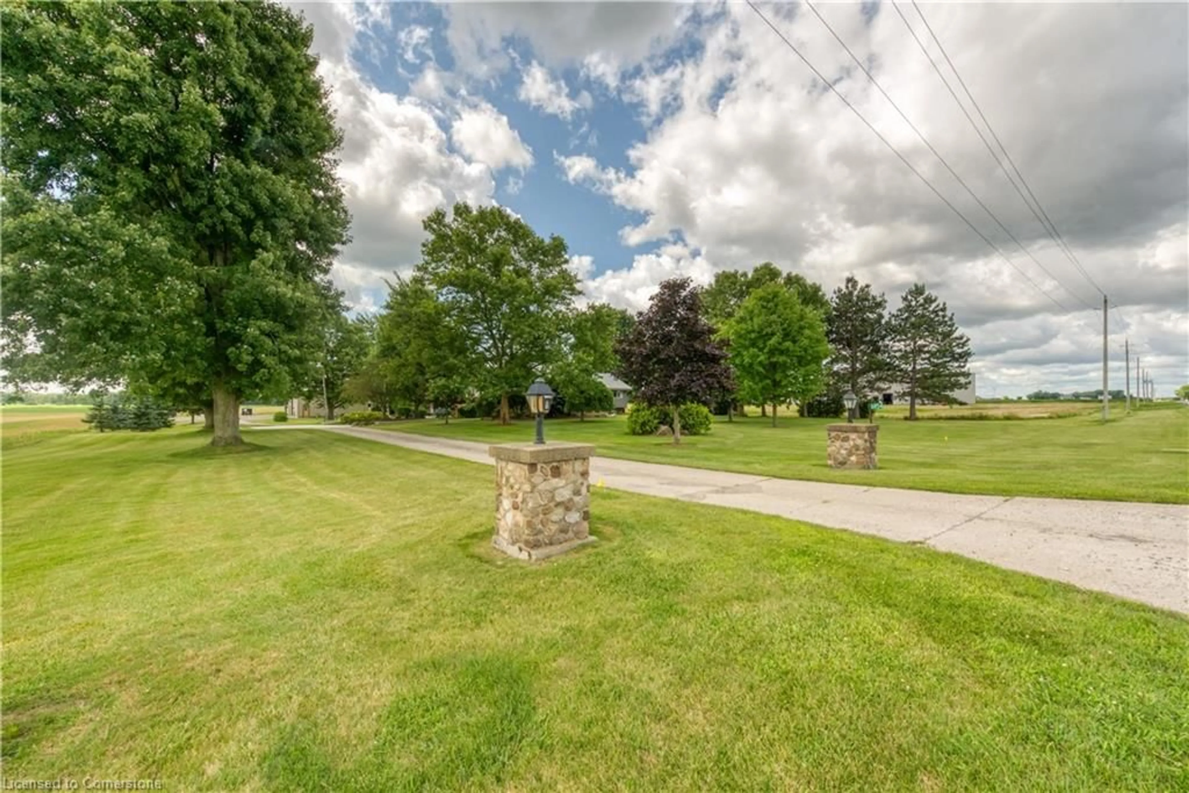 A pic from outside/outdoor area/front of a property/back of a property/a pic from drone, unknown for 6854 Rainham Rd, Dunnville Ontario N1A 2W8