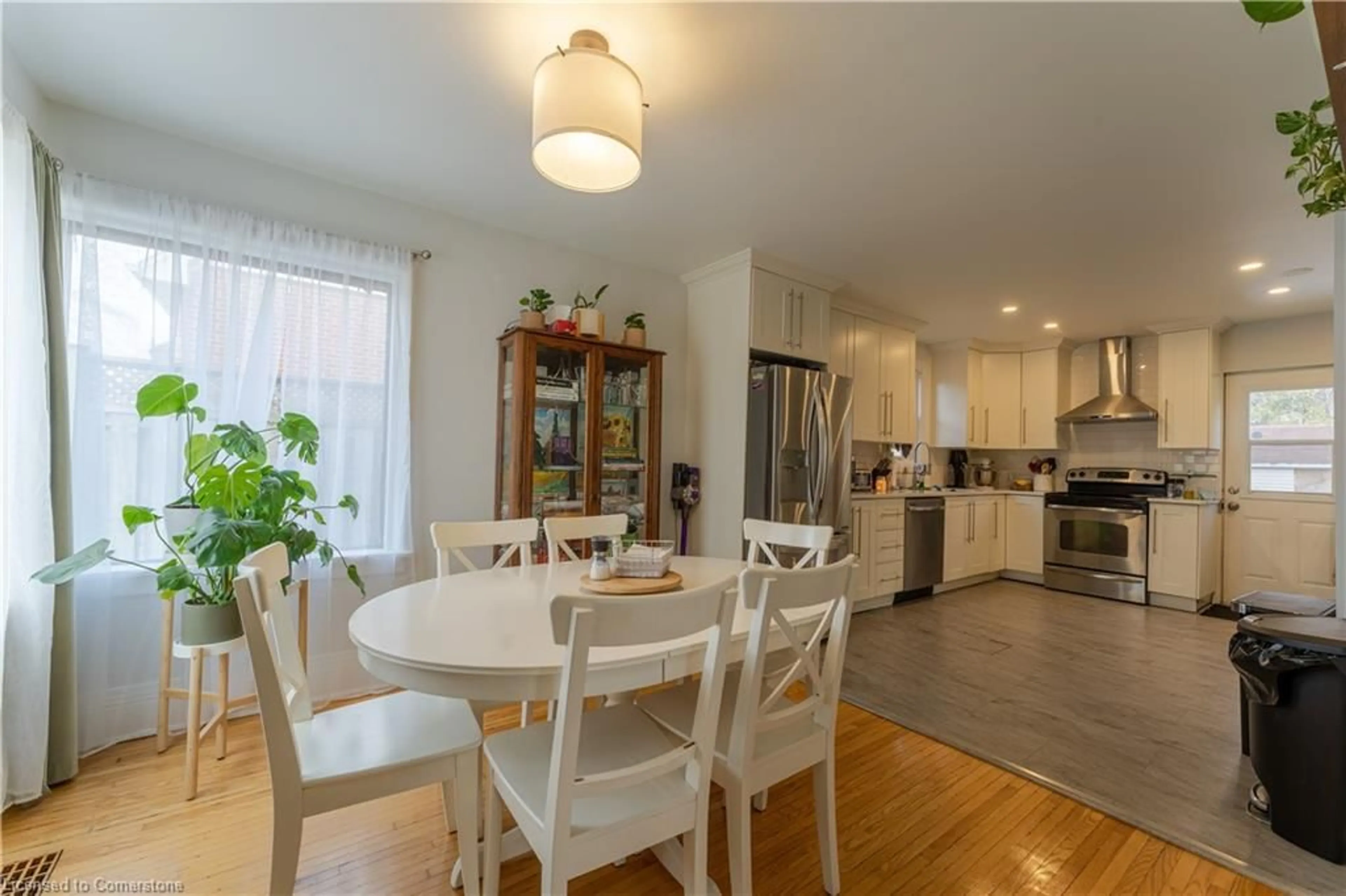 Dining room, wood/laminate floor for 374 Weber St, Kitchener Ontario N2H 1G5